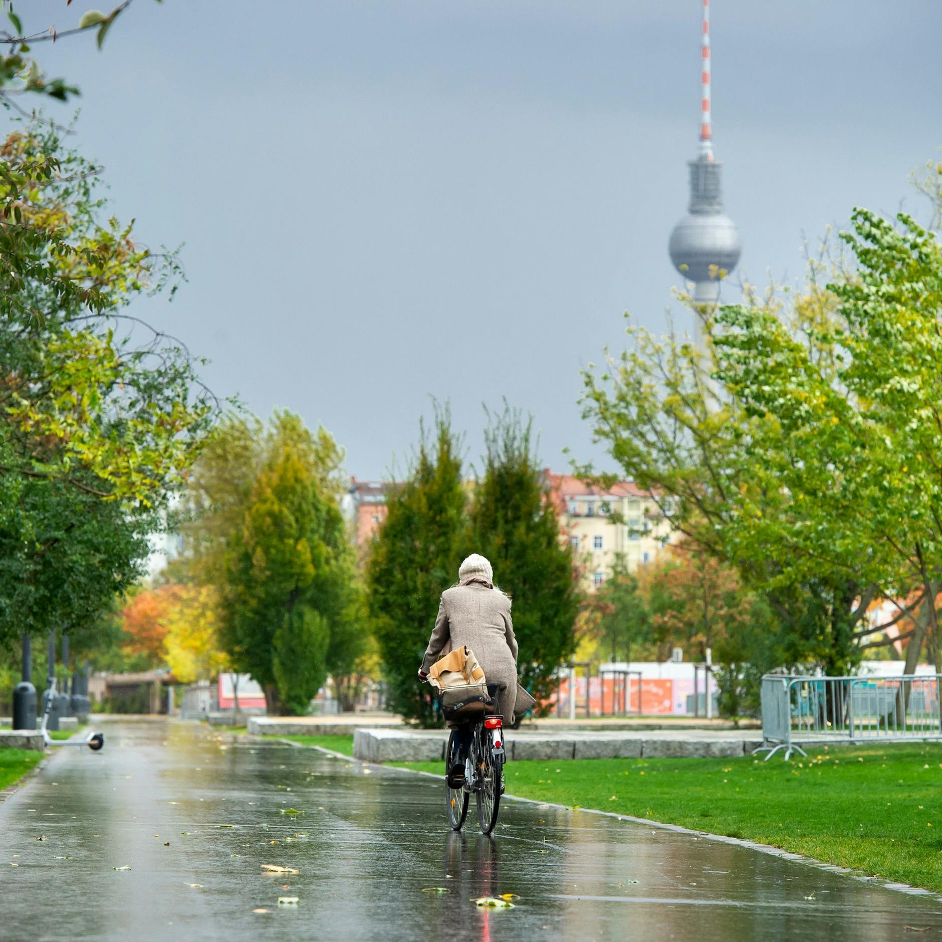 Image - Wetter in Berlin aktuell: Warnung vor Sturmböen mit bis zu 70 km/h