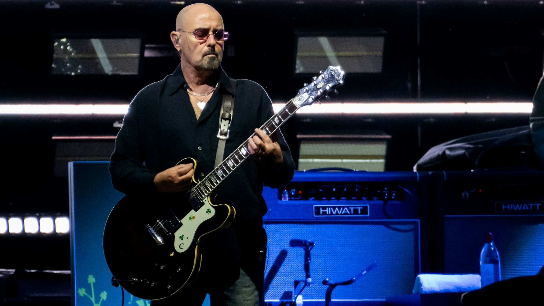 Paul Arthurs von Oasis muss erneut wegen Krebs behandelt werden.