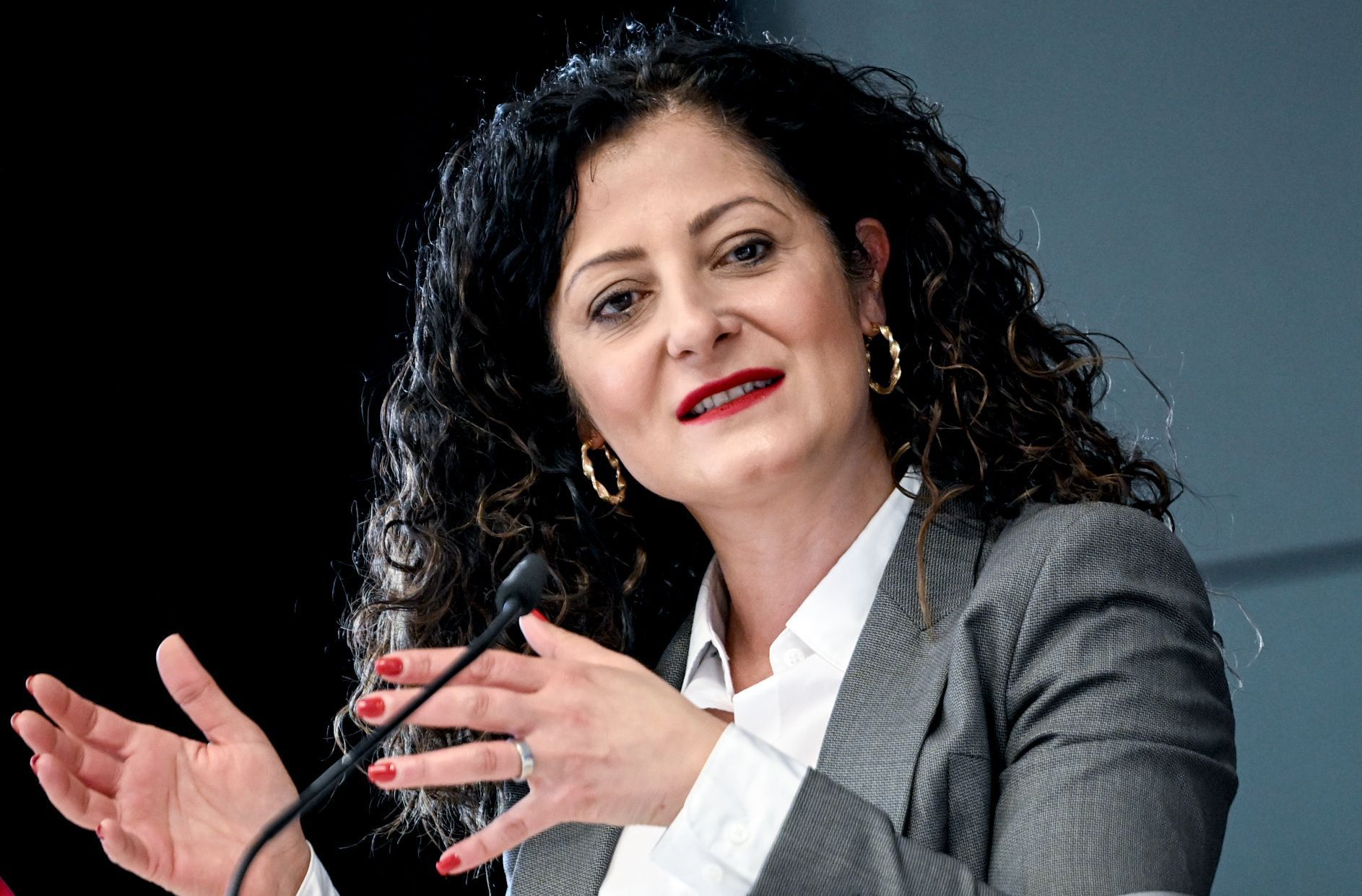 Senatorin Kiziltepe: Berichte über Unterkunft für Sinti und Roma sind „rassistisch“