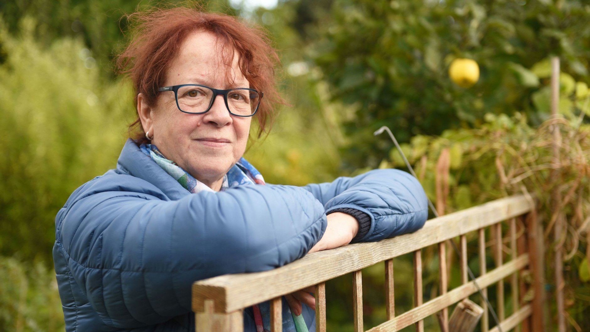 Dagmar Lützkendorf in ihrem kleinen Paradies, das für sie ein Stück Zuhause geworden ist.