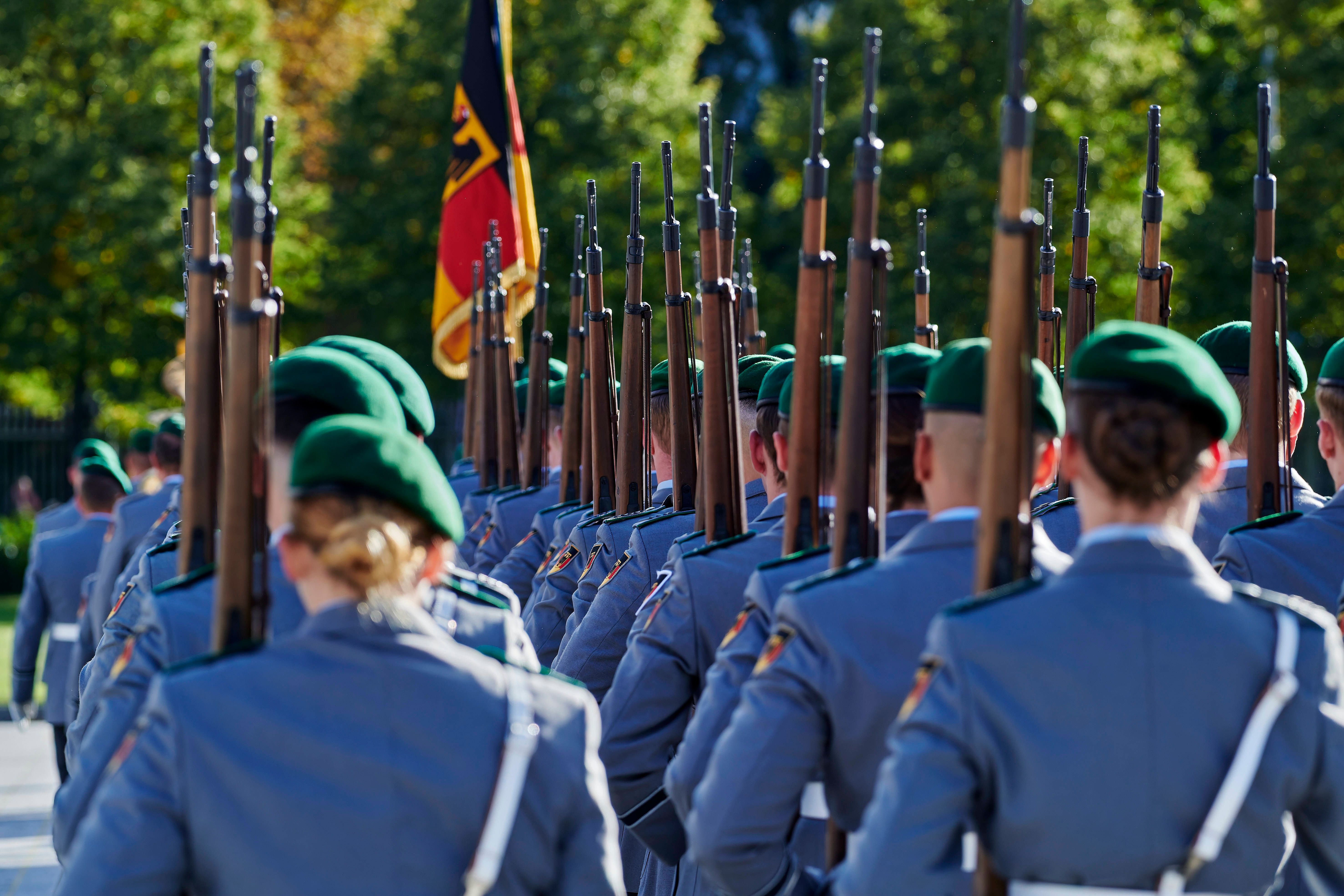 ARD-Show fragt: „Brauchen wir wieder eine Wehrpflicht?“ Die Frage ist völlig falsch gestellt