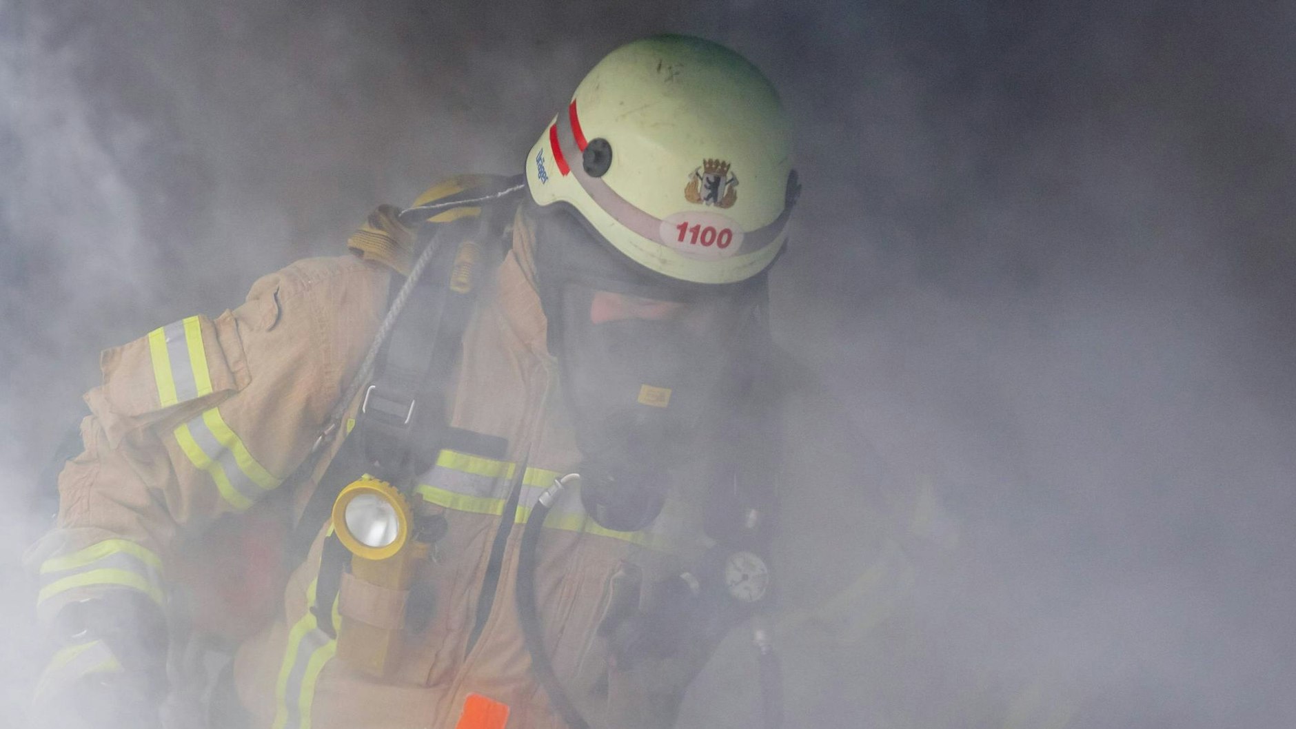 Damit die Feuerwehrleute ihre Einsätze auch gut absolvieren können, braucht es laut Gewerkschaft ausreichend Training mit Atemschutzmasken.