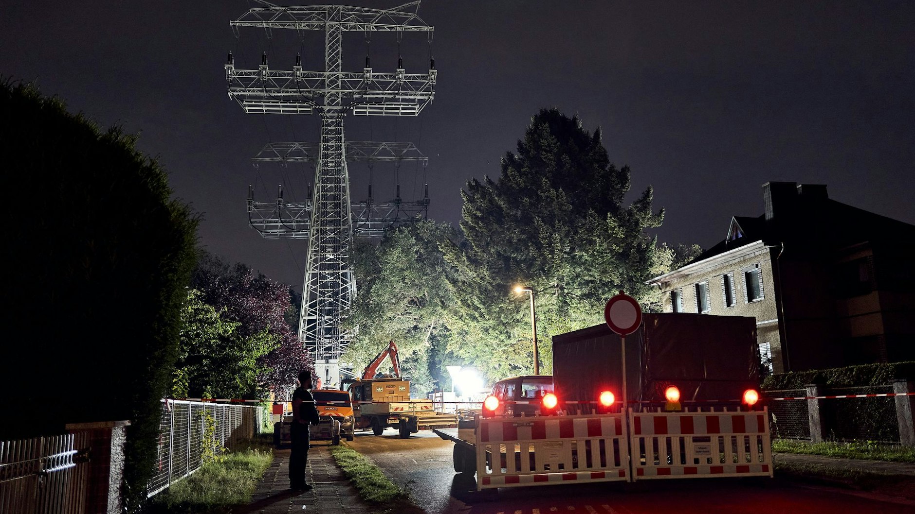 Erst vor Wochen kam es im Südosten zu einem großen Stromausfall, weil Chaoten einen Anschlag auf einen Strommast verübten.