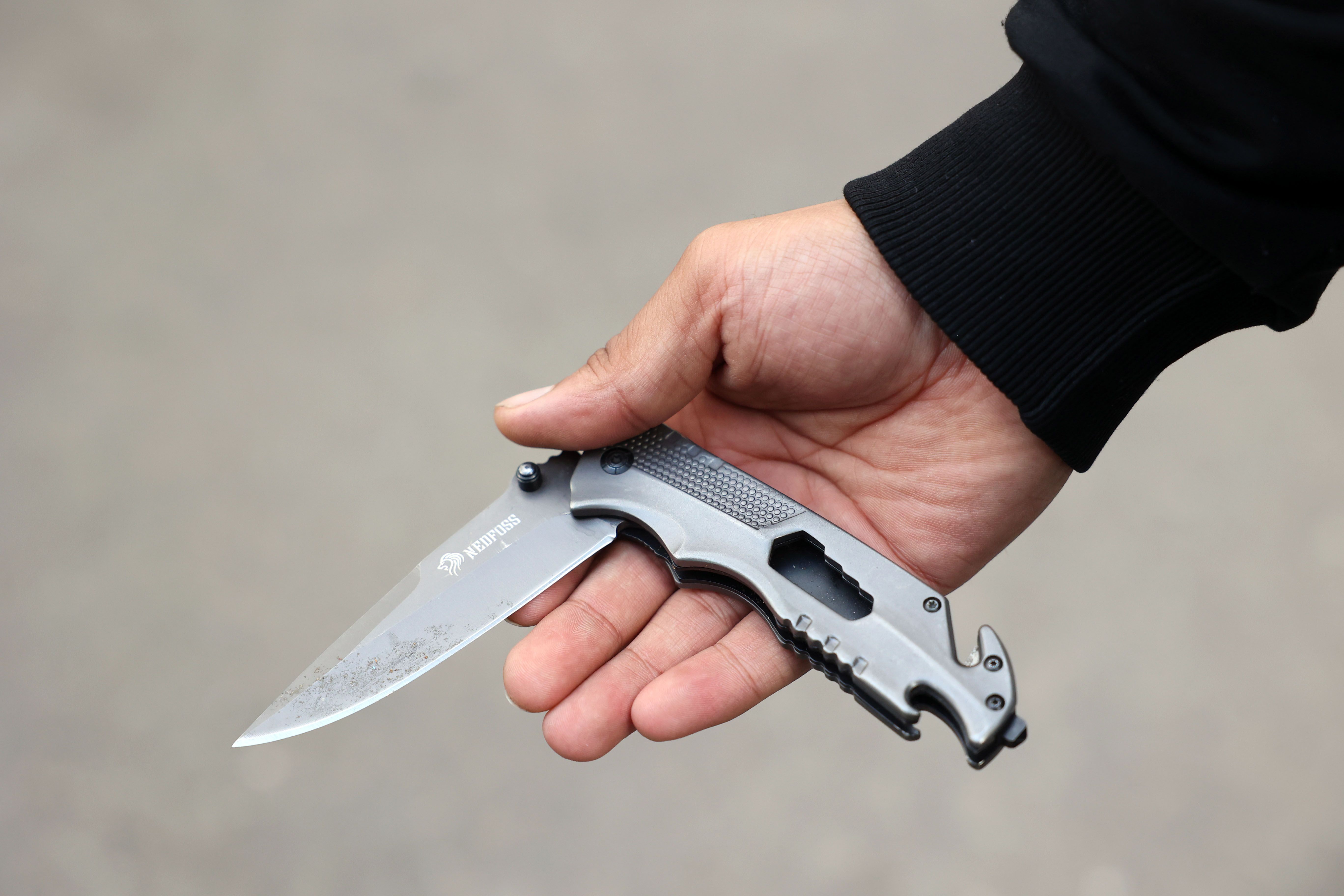 Messer-Amnestie verpönt: Berliner wollen ihre Waffen nicht abgeben