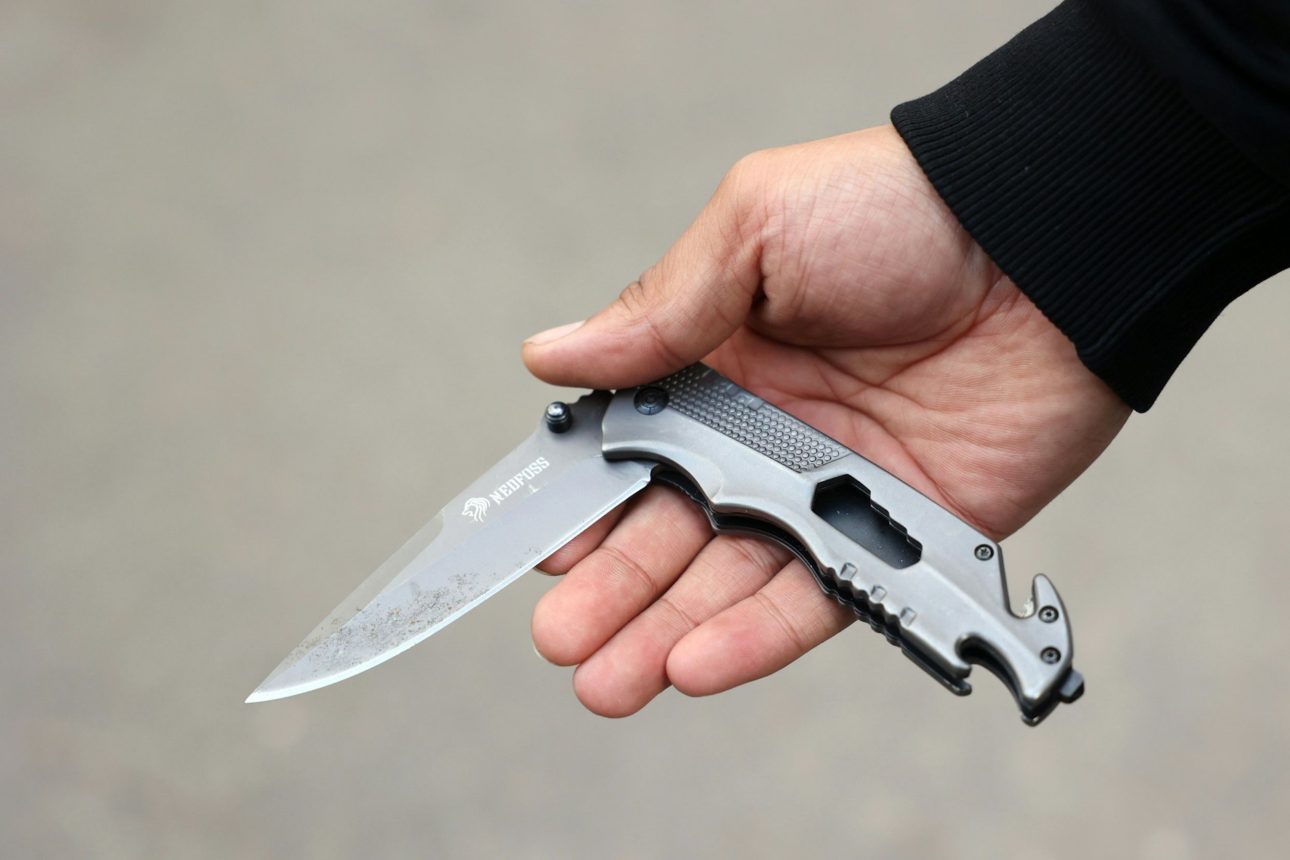 Mein einziges Klappmesser wurde bei der Berliner Polizei abgegeben. Die Messer-Amnestie ist damit gescheitert.