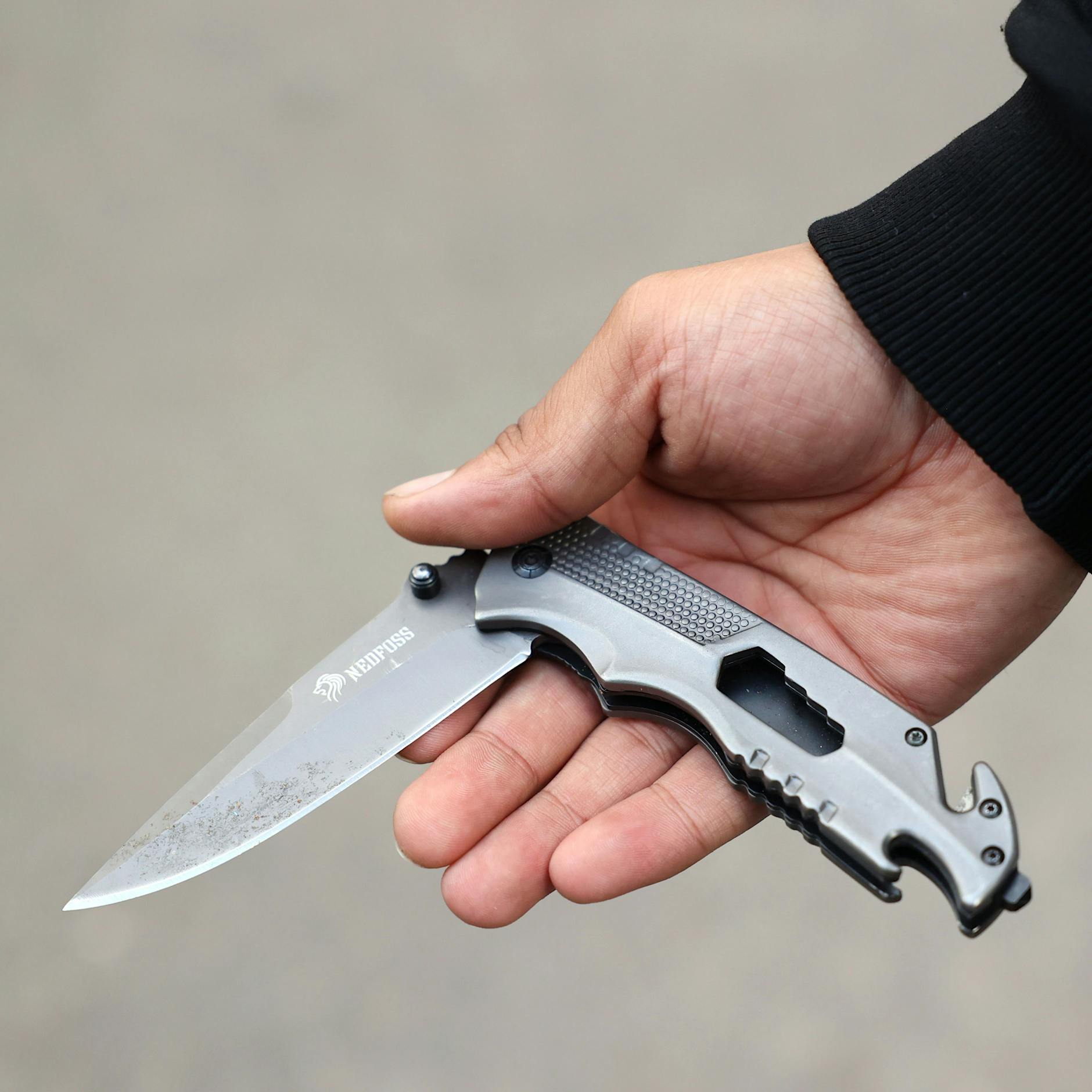 Messer-Amnestie verpönt: Berliner wollen ihre Waffen nicht abgeben