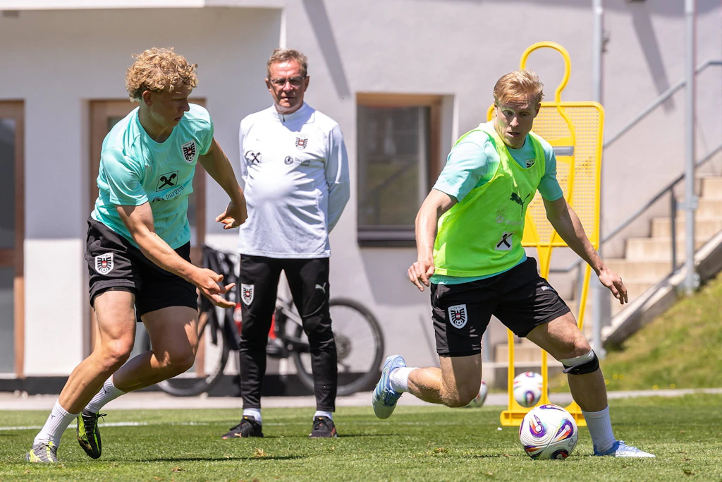 Unter Ralf Rangnick kommt Leopold Querfeld (l.) in Österreich noch nicht so zum Zug wie beim 1. FC Union.