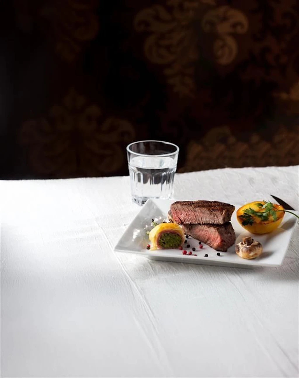 Linke-Chef fordert kostenloses Wasser in Restaurants