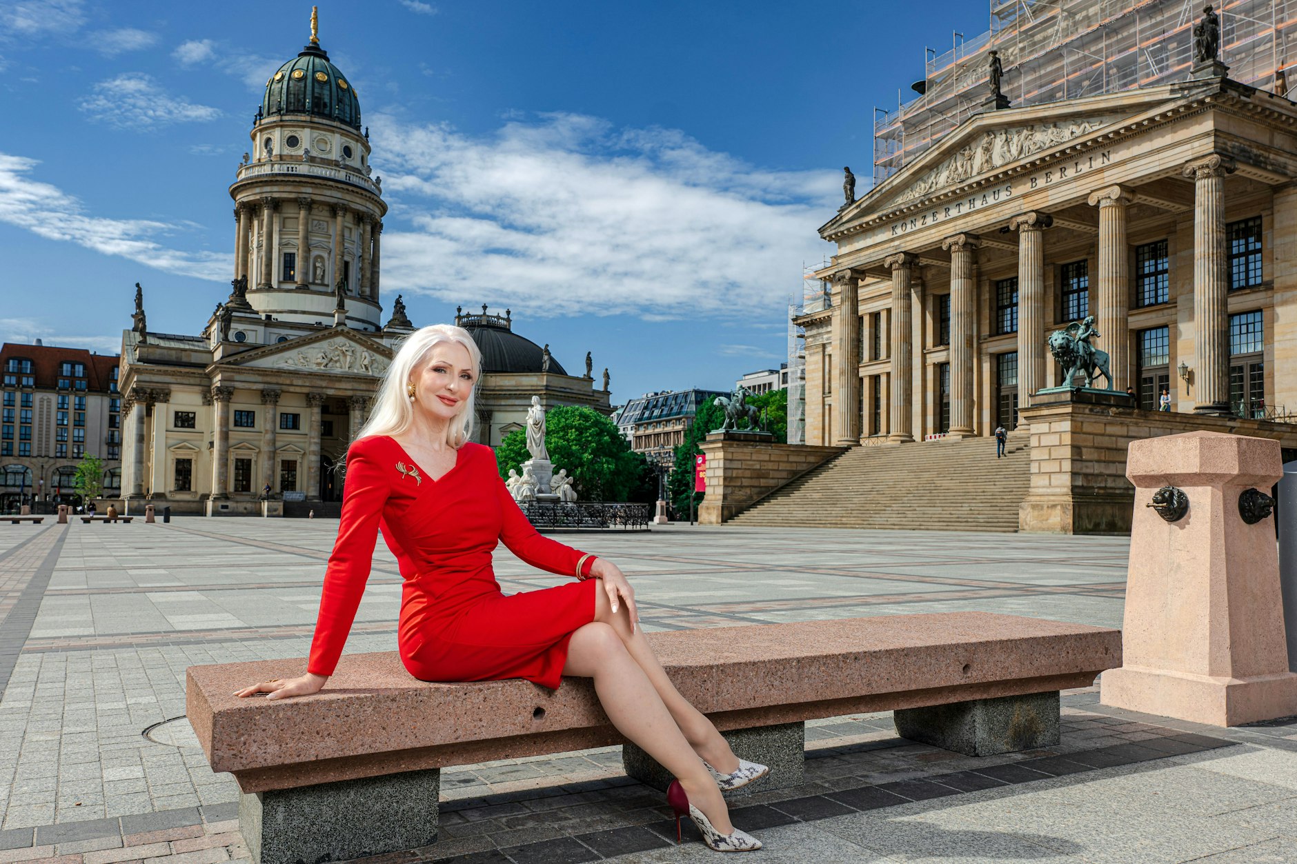 Eine Unterhaltungsikone erforscht ihre Heimatstadt: Wer das neue Buch von Désirée Nick liest, darf mit exklusiven Einsichten in ihre Welt rechnen.