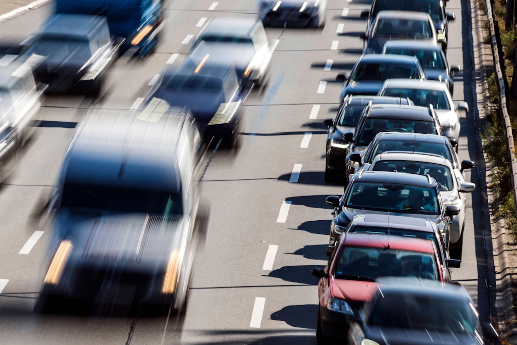 Nach Sperrung auf der A100 Richtung Wedding: Der Verkehr ist wieder freigegeben