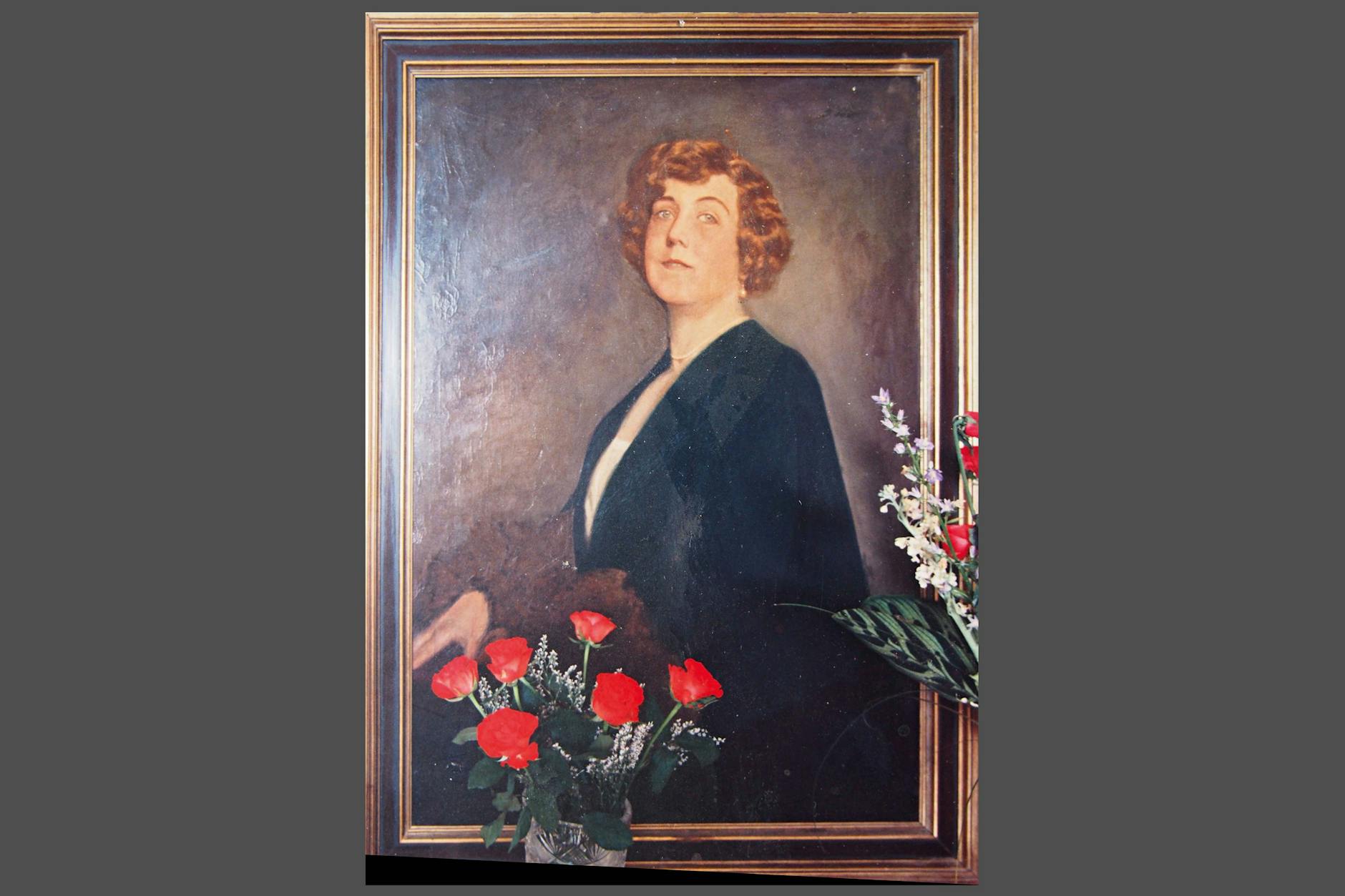 Das Ölgemälde der Bordellbetreiberin Kitty Schmidt wurde vor Jahren unbewusst auf einem Flohmarkt in Spandau erworben.