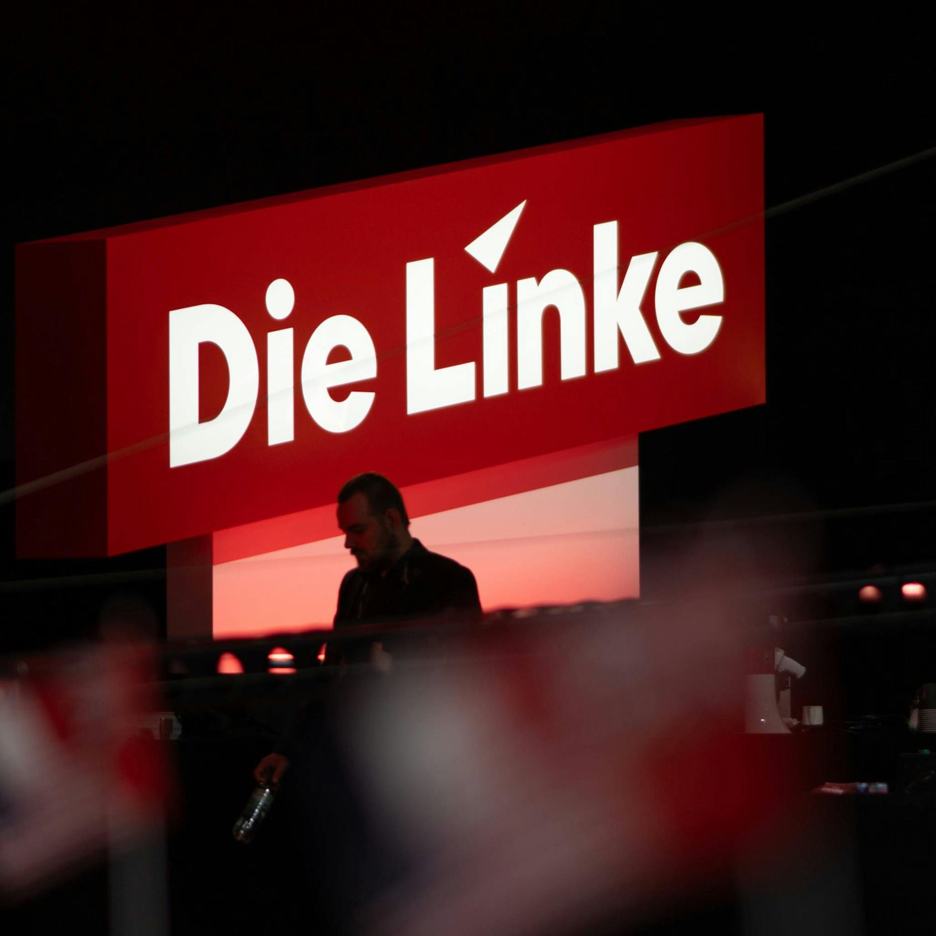 Image - „Aus den Köpfen treiben“: Linke-Politiker rechtfertigt Einschüchterung von Apollo News