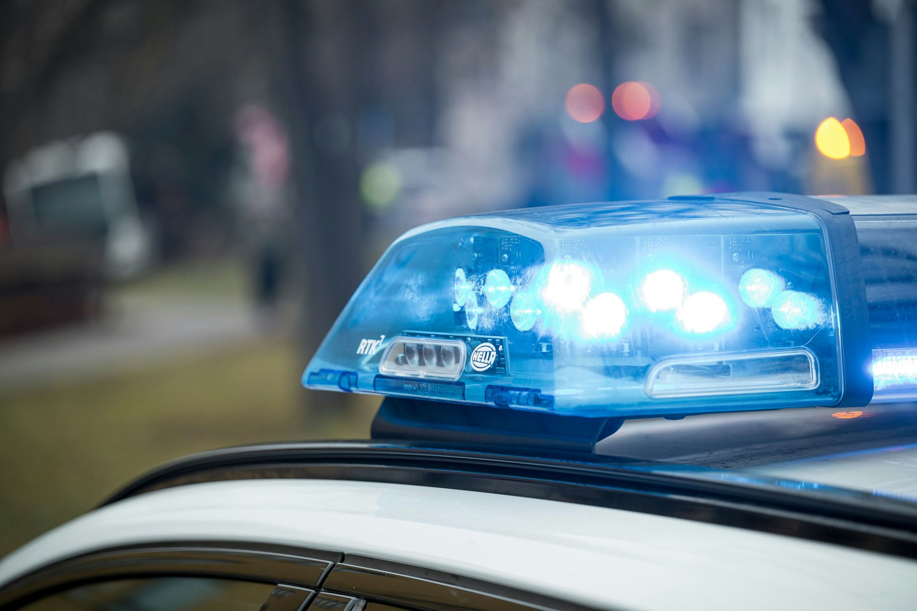 Am Dienstagmorgen kommt es in Berlin-Friedrichshain zu einem Großeinsatz der Polizei wegen einer israelfeindlichen Sitzblockade.