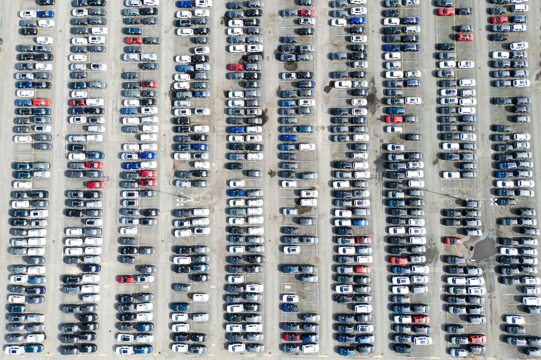 Die Autoindustrie ist mit einem Minus von 18,5 Prozent besonders stark eingebrochen.