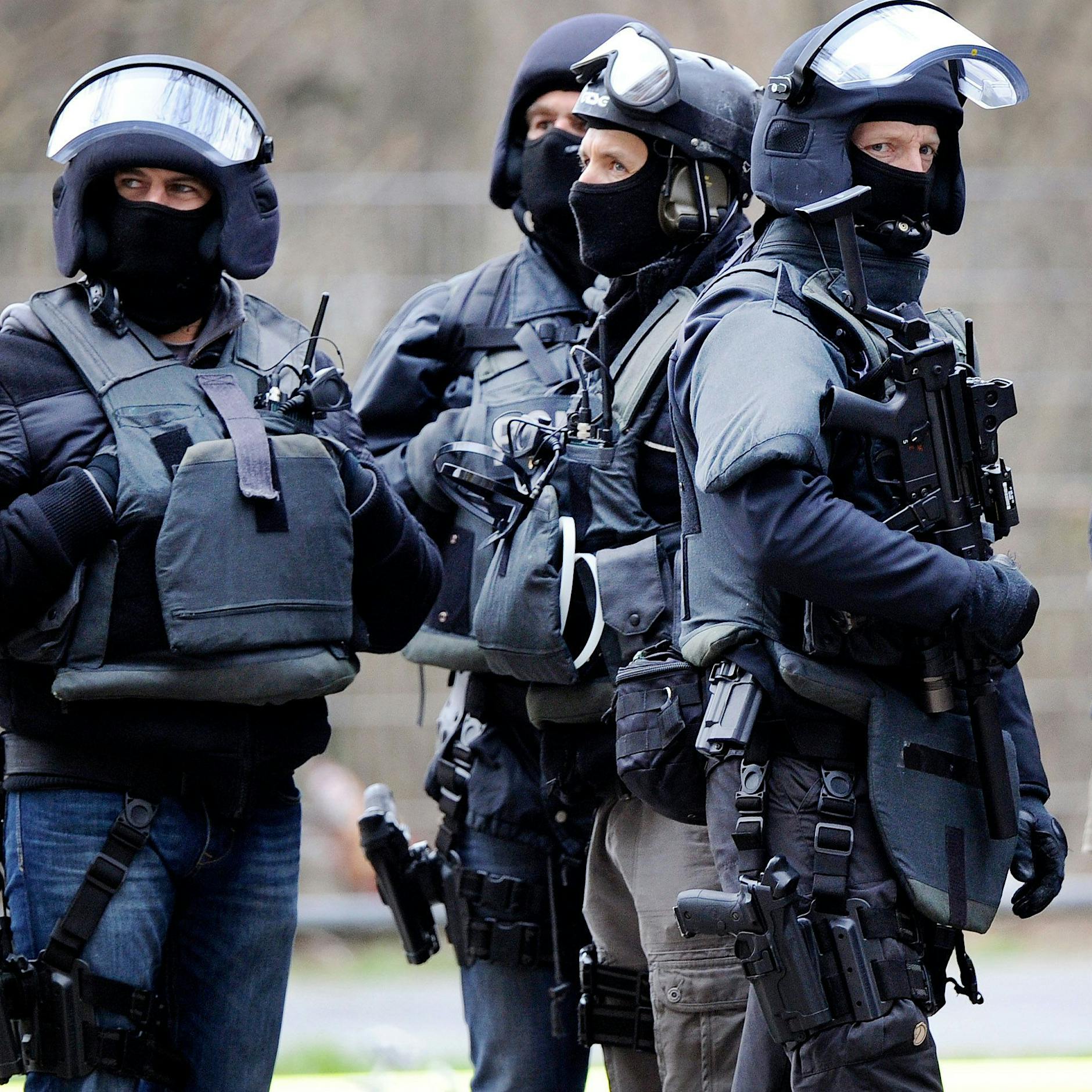 Messer-Angriff: Mann attackiert Schülerin – sie kämpft um ihr Leben!