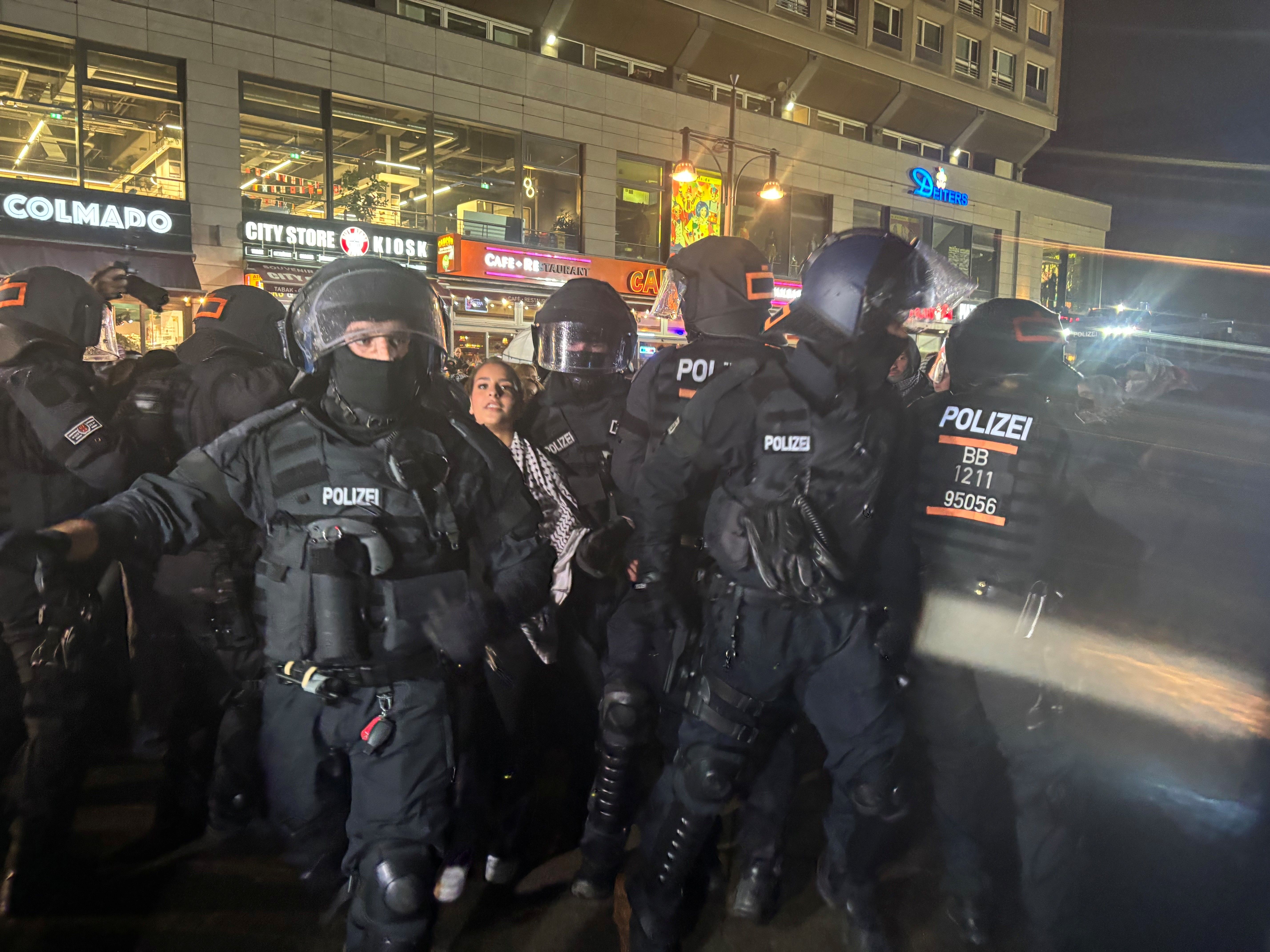 Palästina-Demo eingekesselt: So begründet die Berliner Polizei ihr mildes Vorgehen