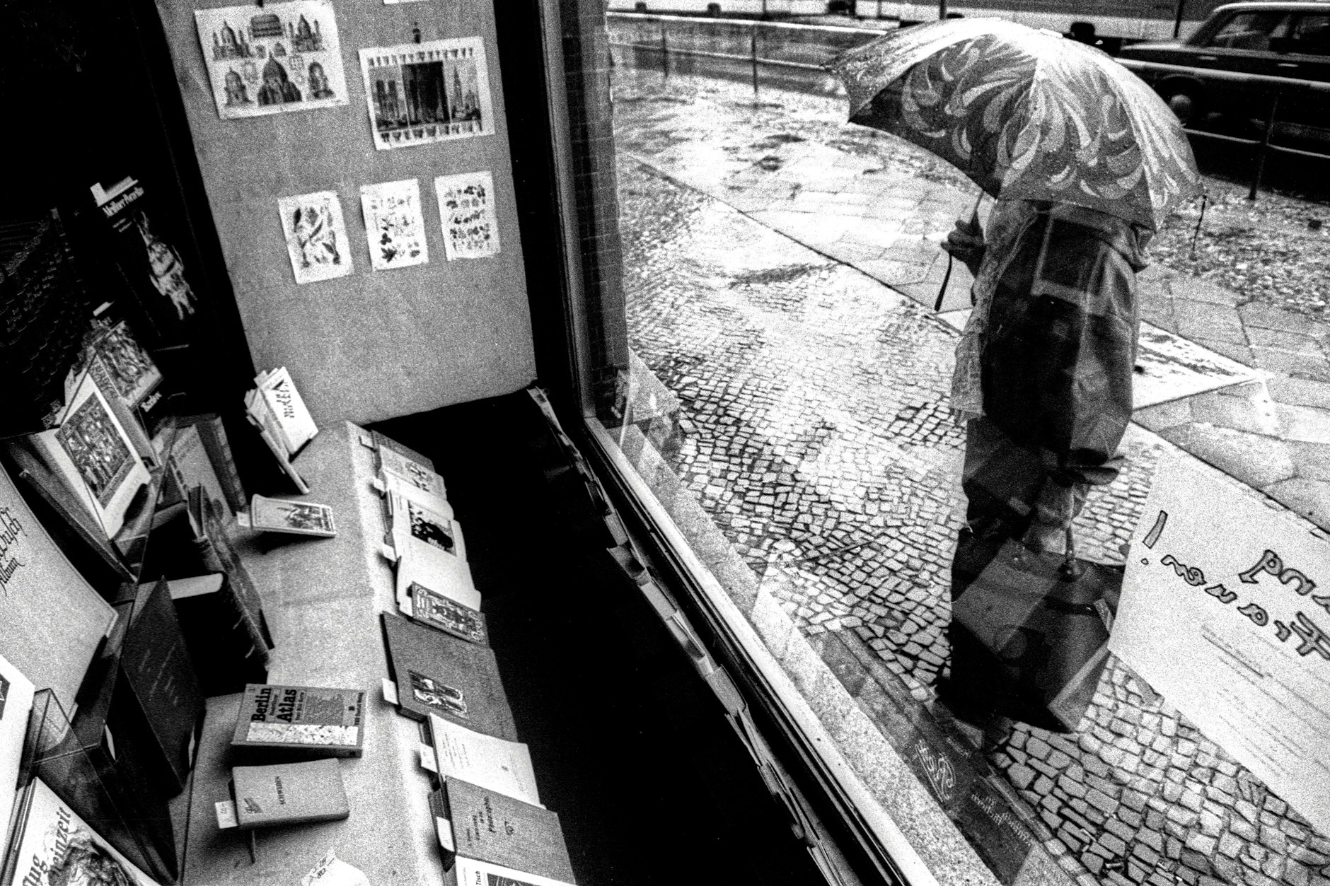 Ein Antiquariat in Pankow, in der Schönholzer Straße am Rathaus