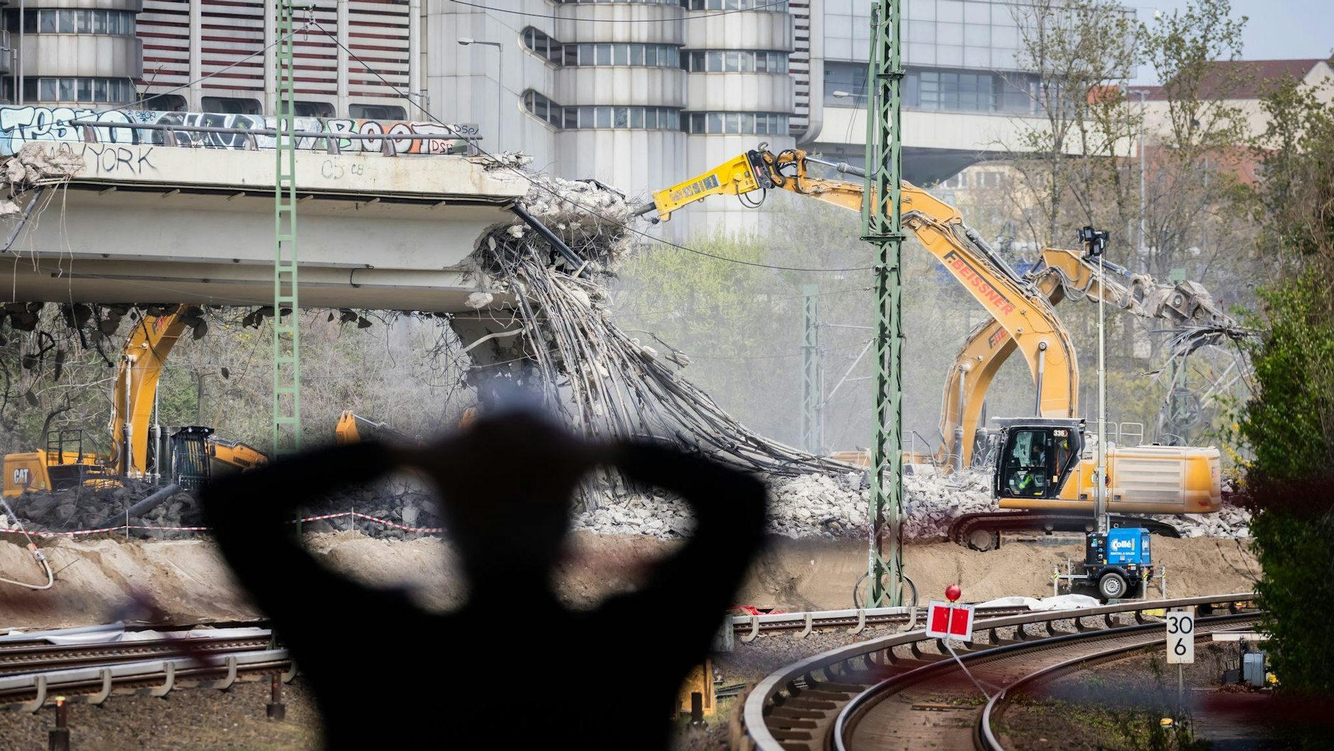Die Ringbahnbrücke musste im Frühjahr wegen großer Schäden plötzlich abgerissen werden.