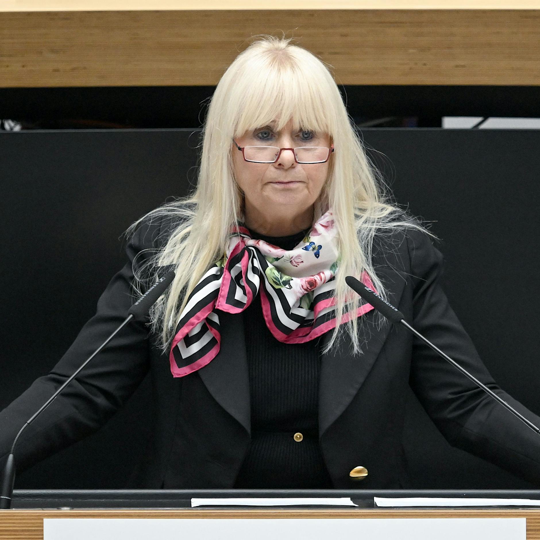 Spranger nennt Olympia-Kritiker „kleinkariert“: Senatorin übersteht Missbilligungsantrag