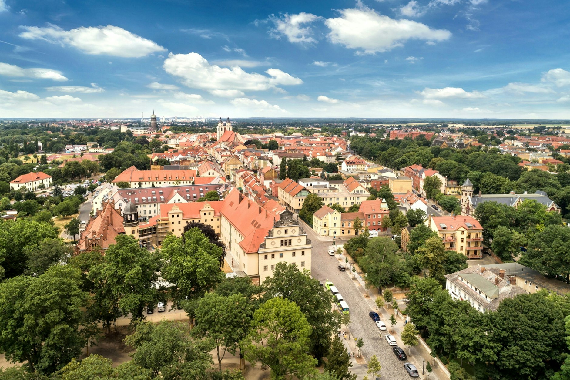 Auch aus der Luft schön anzusehen: Wittenberg wurde im Krieg kaum zerstört.