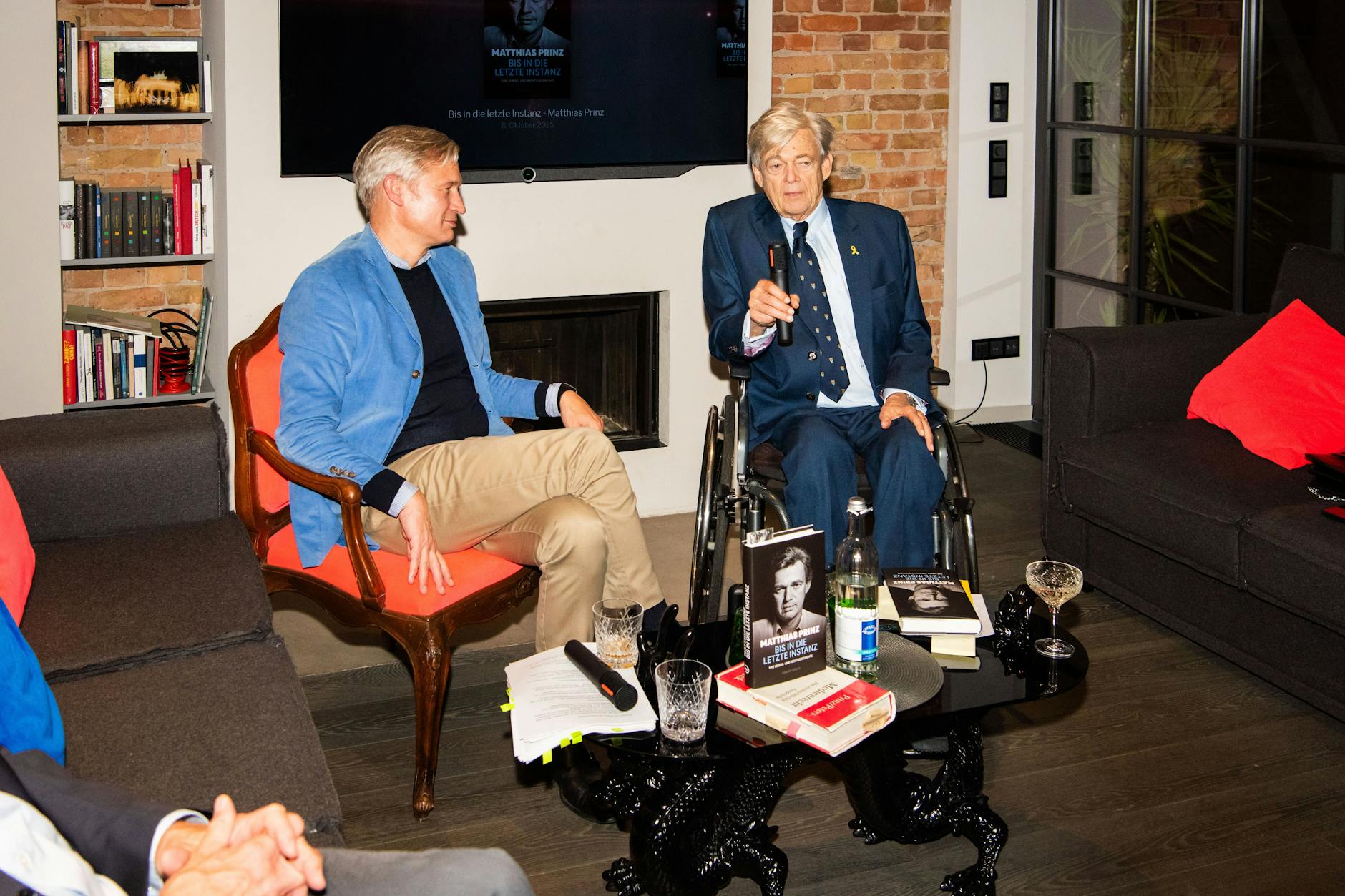 Versuch eines Interviews: Welt-Herausgeber Ulf Poschardt und Medienanwalt Matthias Prinz unterhalten sich.