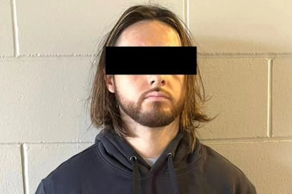Jonathan R. nach seiner Verhaftung am 8. Oktober. Der 29-Jährige, Sohn von Missionaren, soll die Horror-Brände ausgelöst haben.
