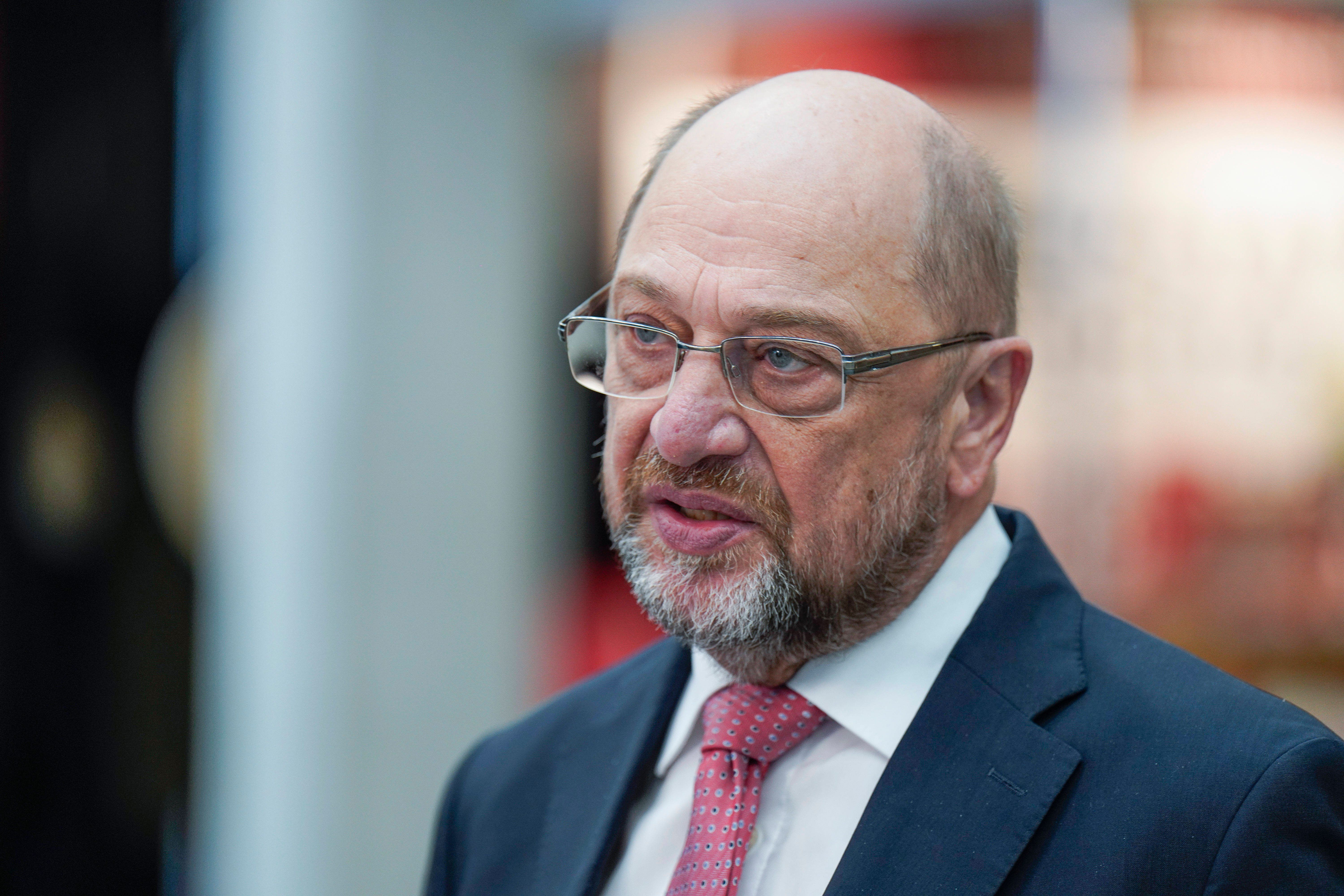 Podiumsdiskussion in Berlin mit Martin Schulz: „Menschen haben Angst vor Krieg und sozialem Abstieg“