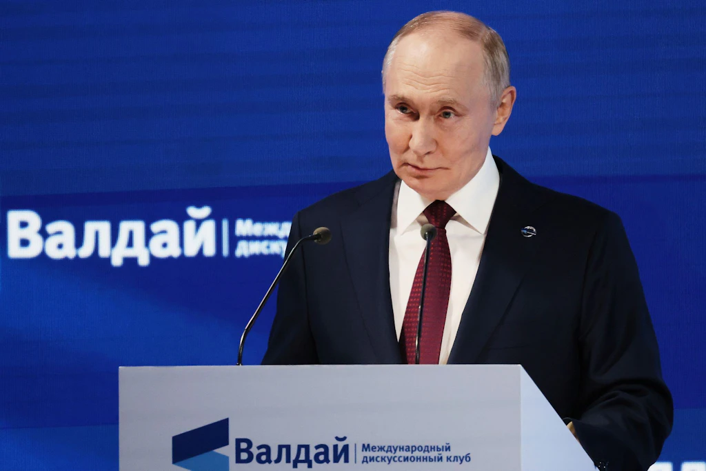 Wladimir Putin beim Waldai-Forum im Jahr 2025. Dieses Jahr soll die Konferenz in Moskau stattfinden.