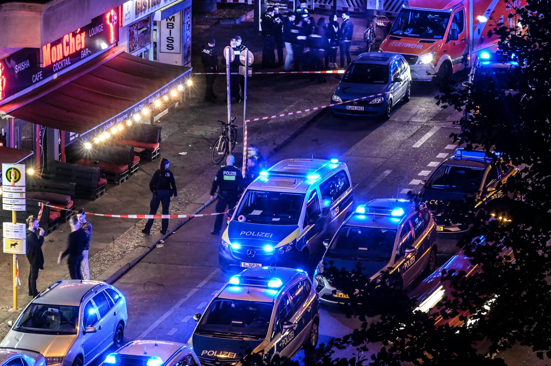 Etwa 400 Shishabars gibt es in Berlin. Die einen sehen in ihnen Orte der Entspannung, die anderen Hotspots der Geldwäsche und Steuerhinterziehung.