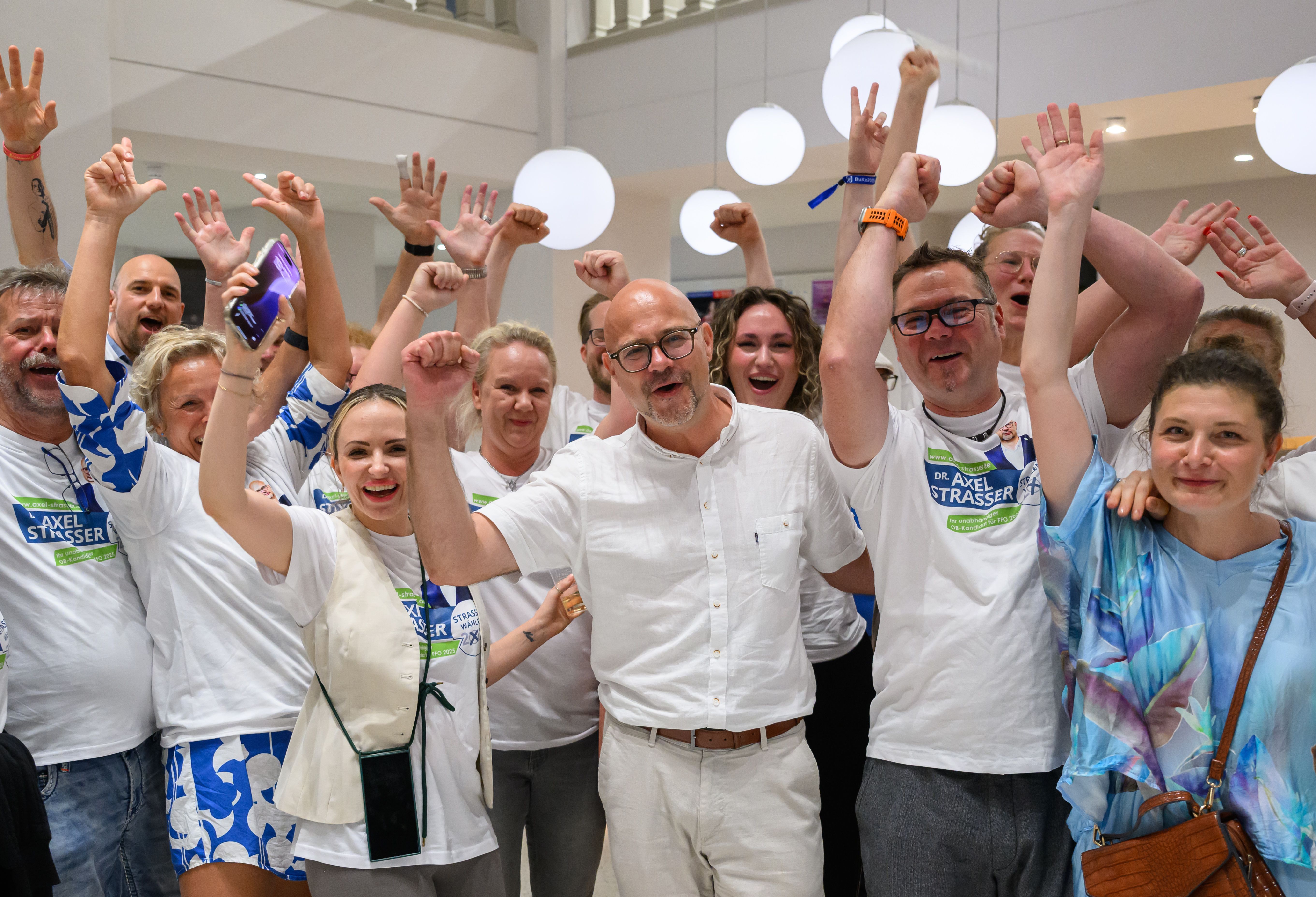 Image - Stichwahl in Frankfurt (Oder): Parteiloser Axel Strasser gewinnt!