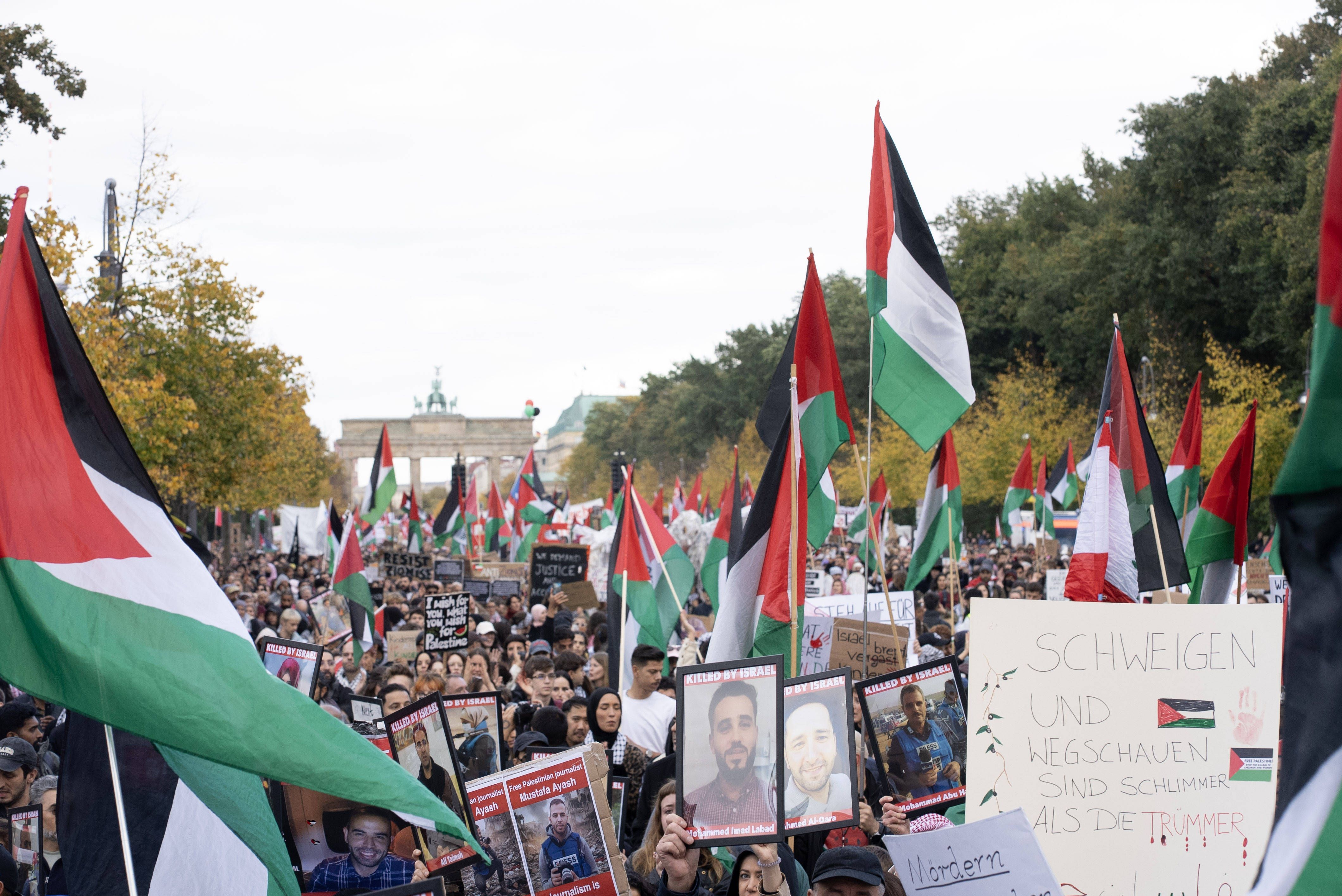 Update: 14.000 Menschen bei Pro-Palästina-Demo, 30 Festnahmen
