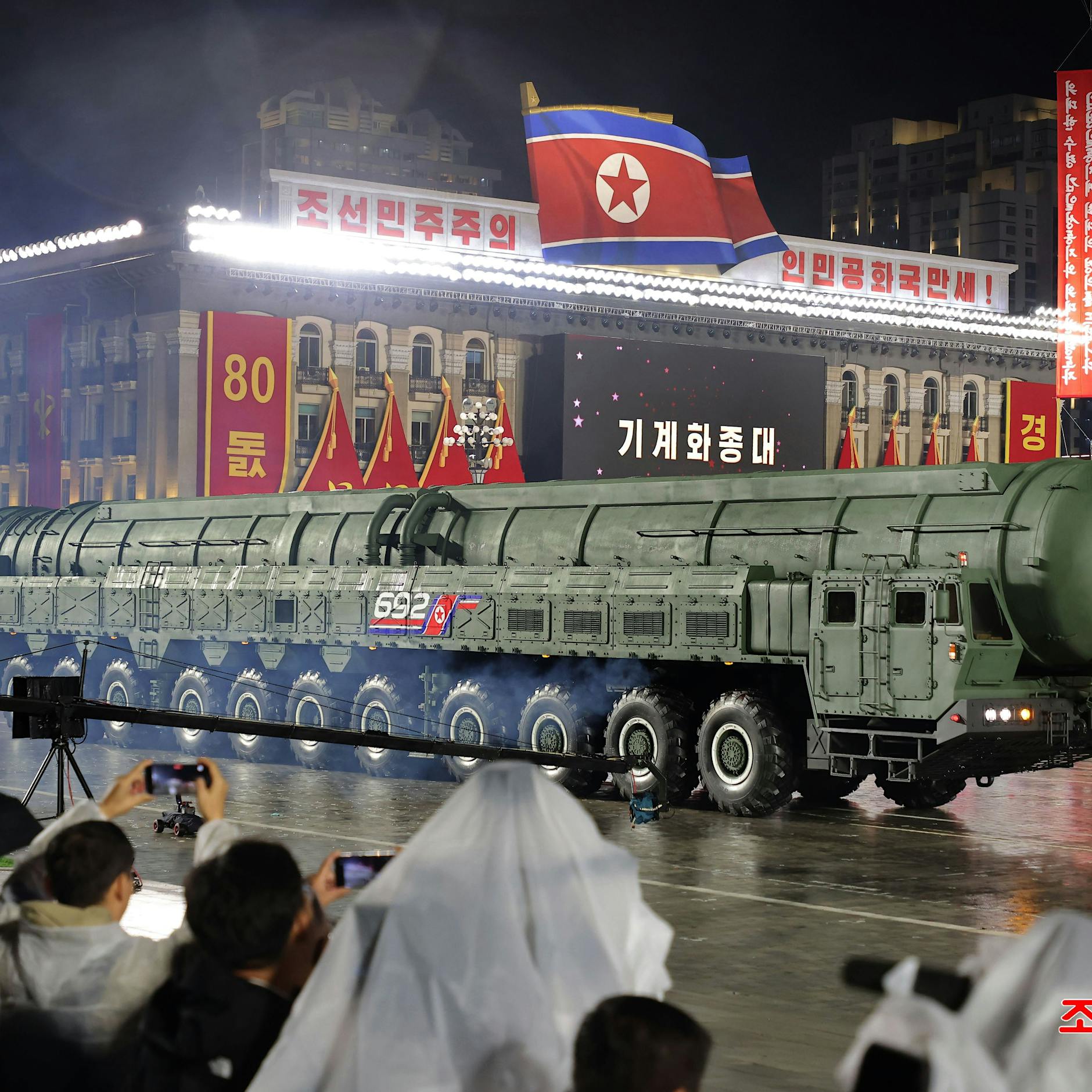 Nordkorea provoziert mit neuer Super-Rakete