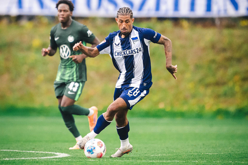 Jeremy Dudziak spielte bei Herthas 2:0-Test in Wolfsburg volle 90 Minuten. 
