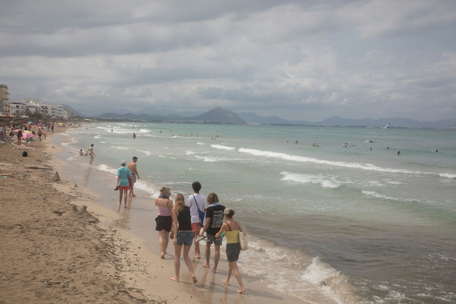 Der Strand von Can Picafort auf Mallorca. Hier wollte der 67-jährige Deutsche seine Frau retten – und kam selbst ums Leben.