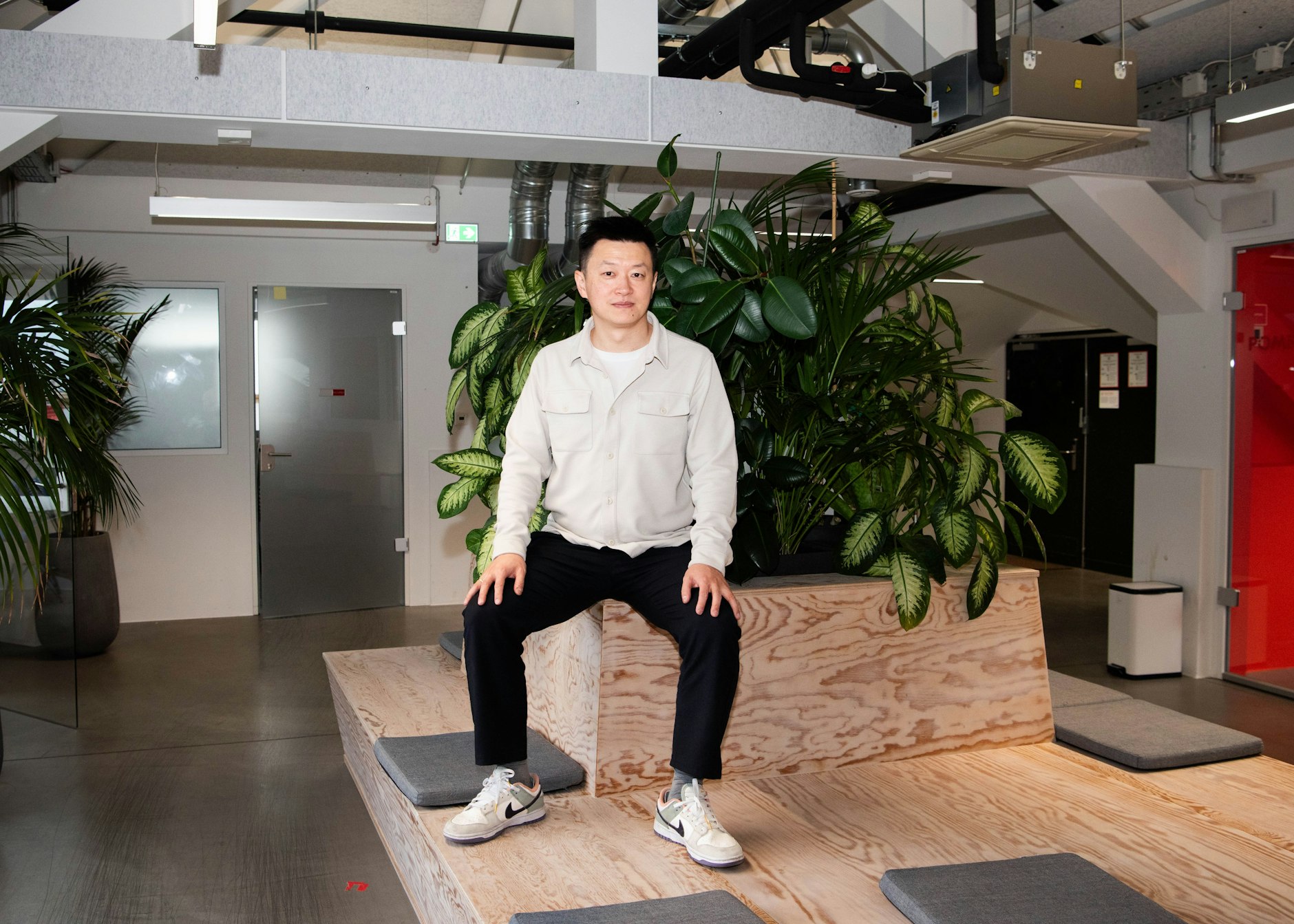 Start-up-Gründer Tao Tao, COO von GetYourGuide, im Umspannwerk in Prenzlauer Berg