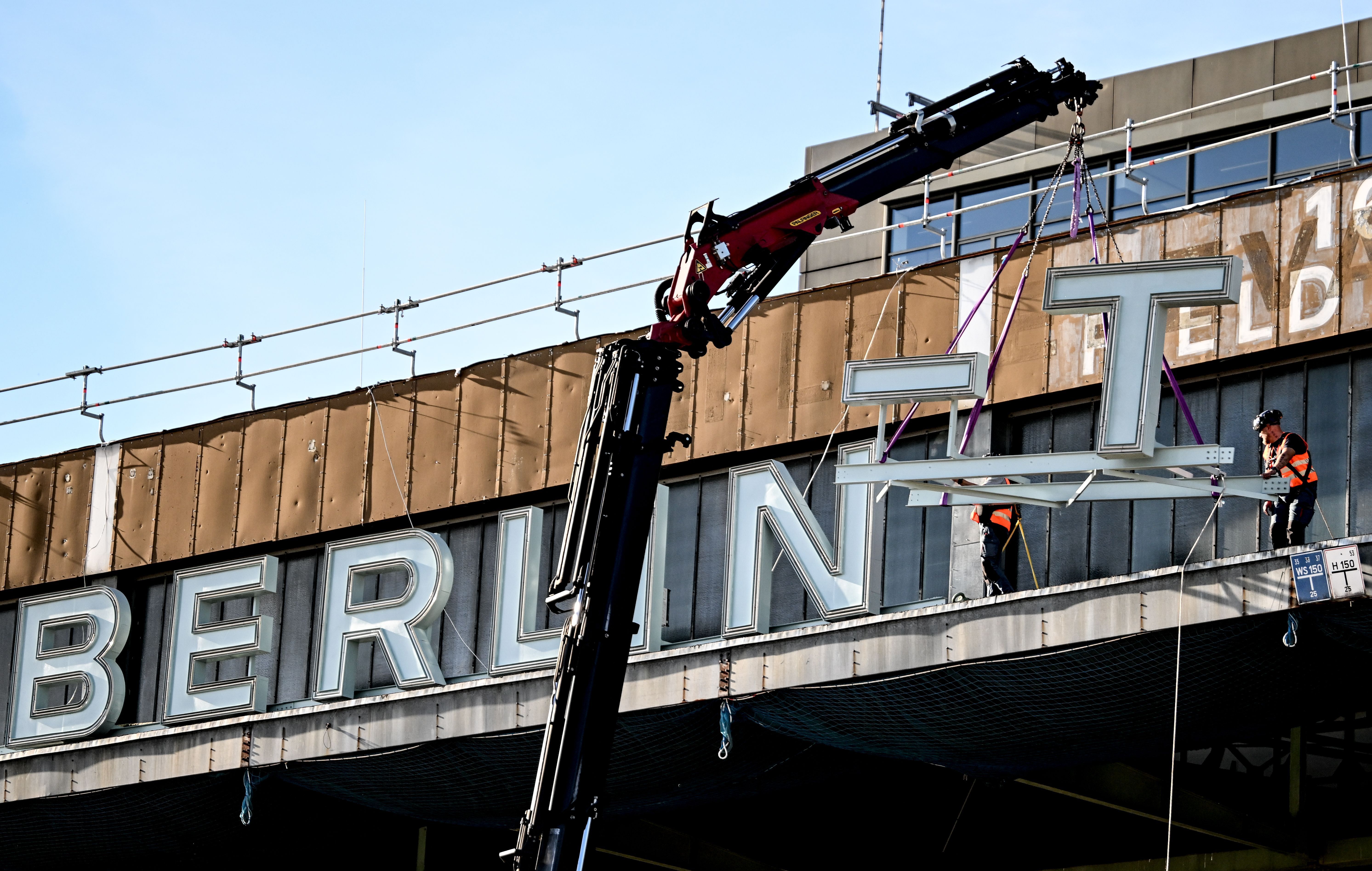 Image - Hammer am alten Flughafen: Tempelhof bekommt Schriftzug zurück!