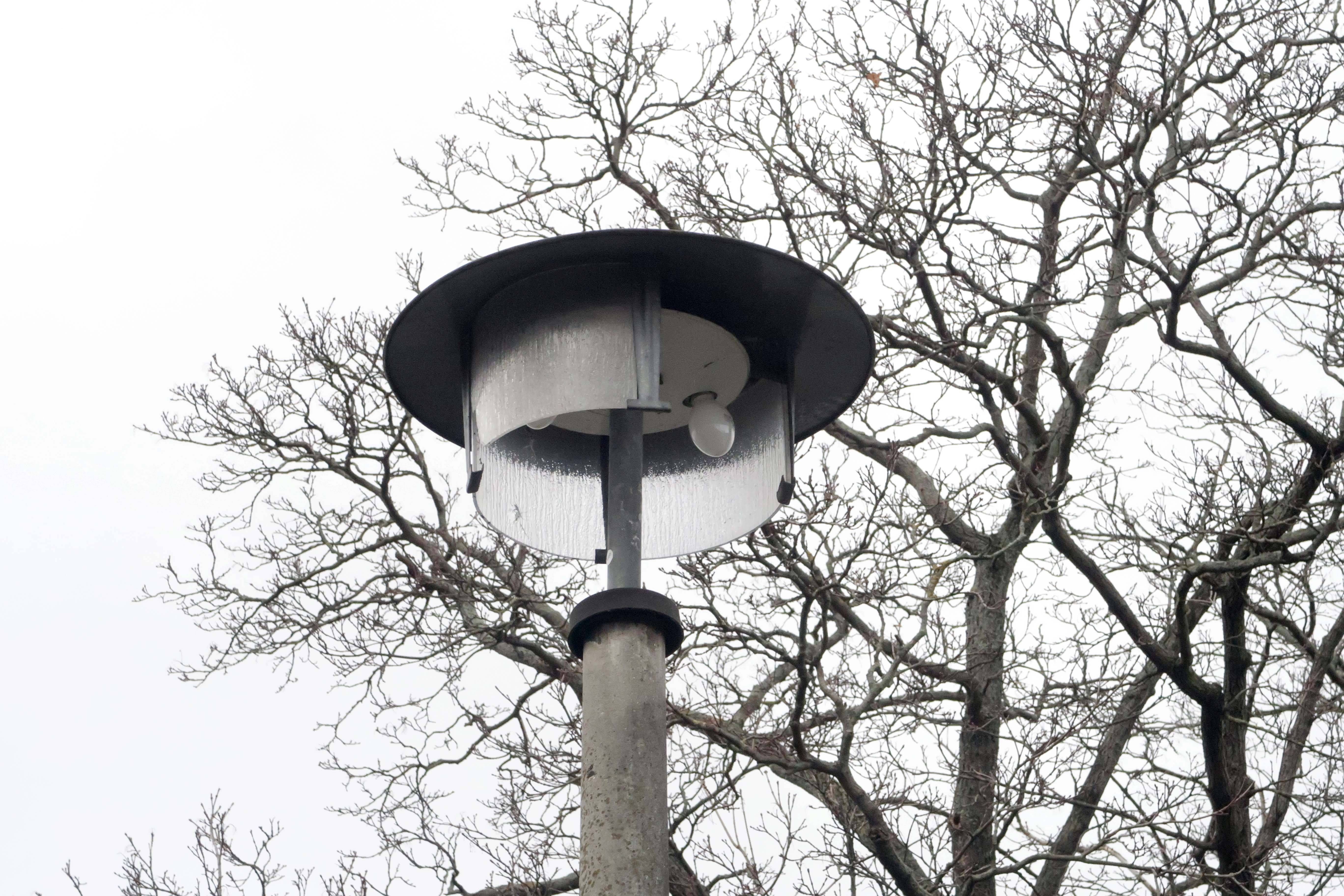 Nach Blackout: Berliner Straßenlaternen leuchten in gruseligem Grün