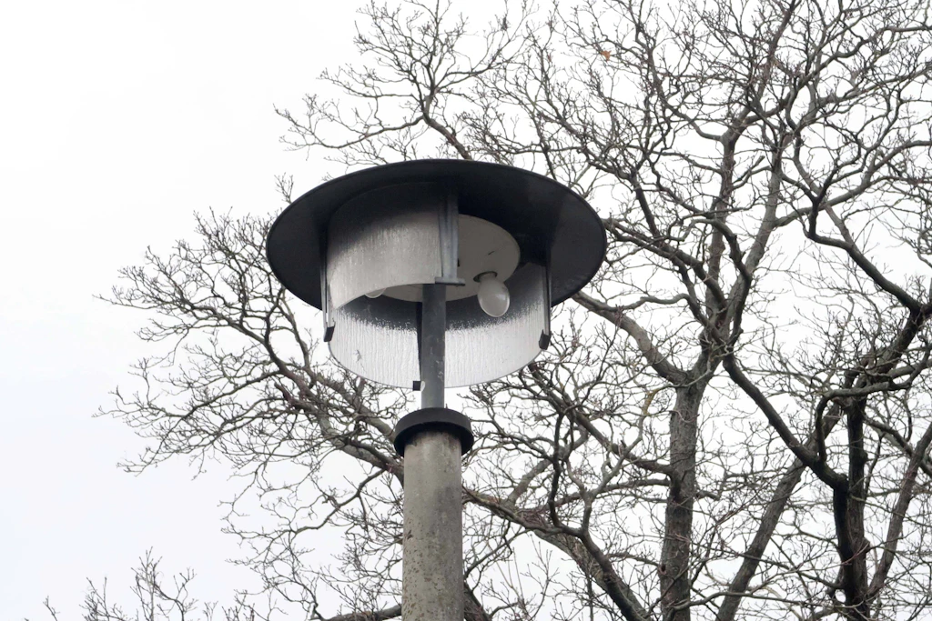 Nach Blackout: Berliner Straßenlaternen leuchten in gruseligem Grün