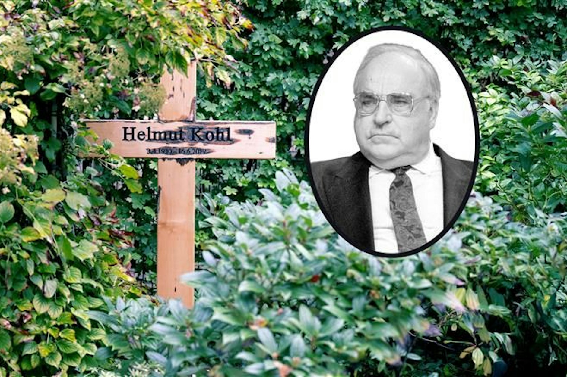 Was hätte Helmut Kohl wohl davon gehalten? Acht Jahre nach seinem Tod immer noch nur ein Holzkreuz auf seinem Grab.