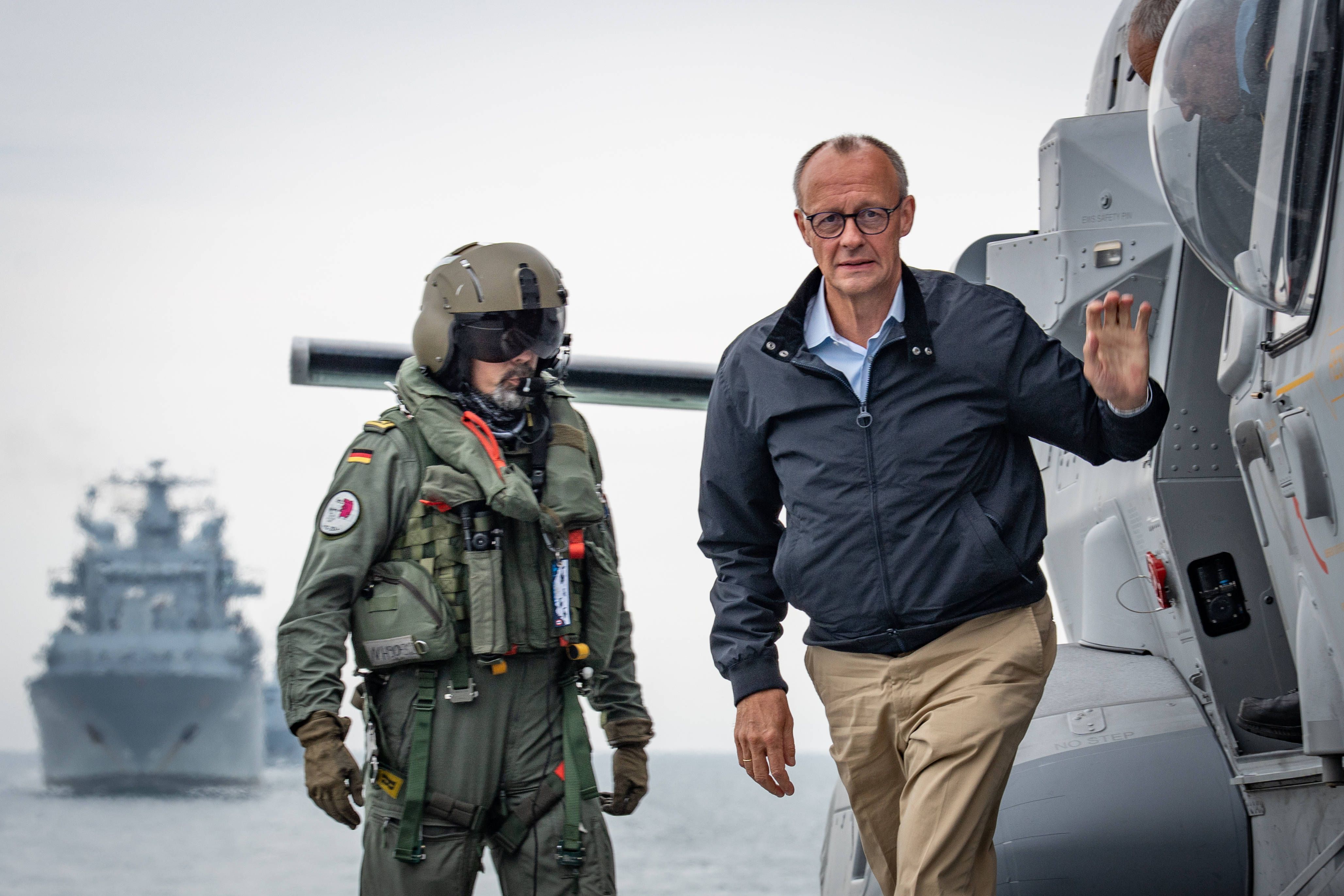 Kanonen statt Butter: Wie die Regierung uns auf einen neuen Krieg vorbereitet und das Land vor die Wand fährt