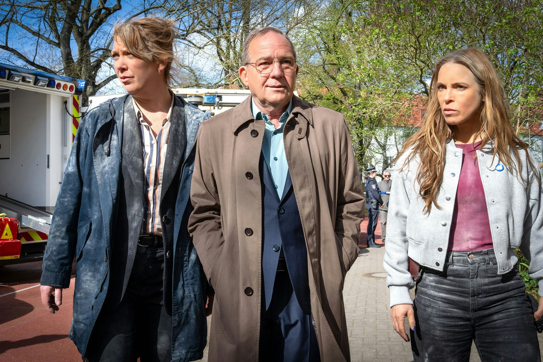 Ist der Täter gefasst? Melly Böwe (Lina Beckmann, l.), Henning Röder (Uwe Preuss) und Katrin König (Anneke Kim Sarnau) sind skeptisch.