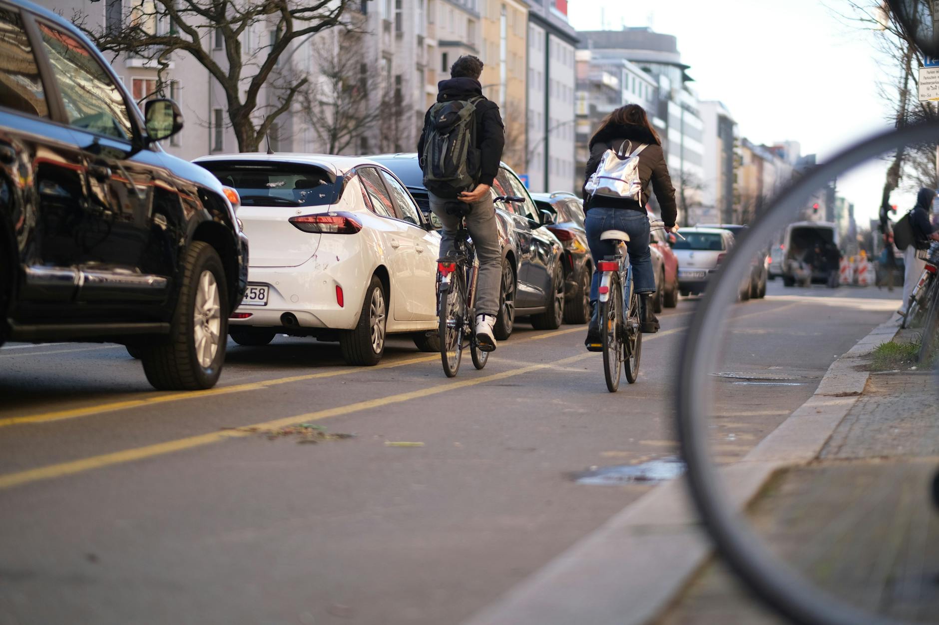 Beim „Dooring" können Radfahrer schwer verletzt werden.