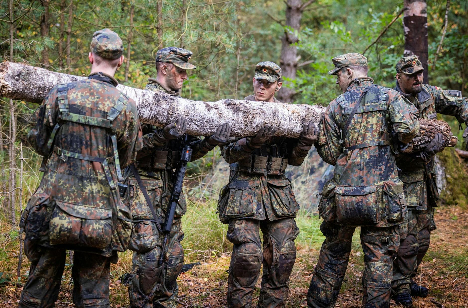 Bundeswehrsoldaten in der Grundausbildung in Munster.