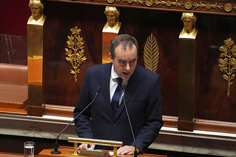 Der französische Premierminister Sebastien Lecornu hält eine Rede in der Nationalversammlung.