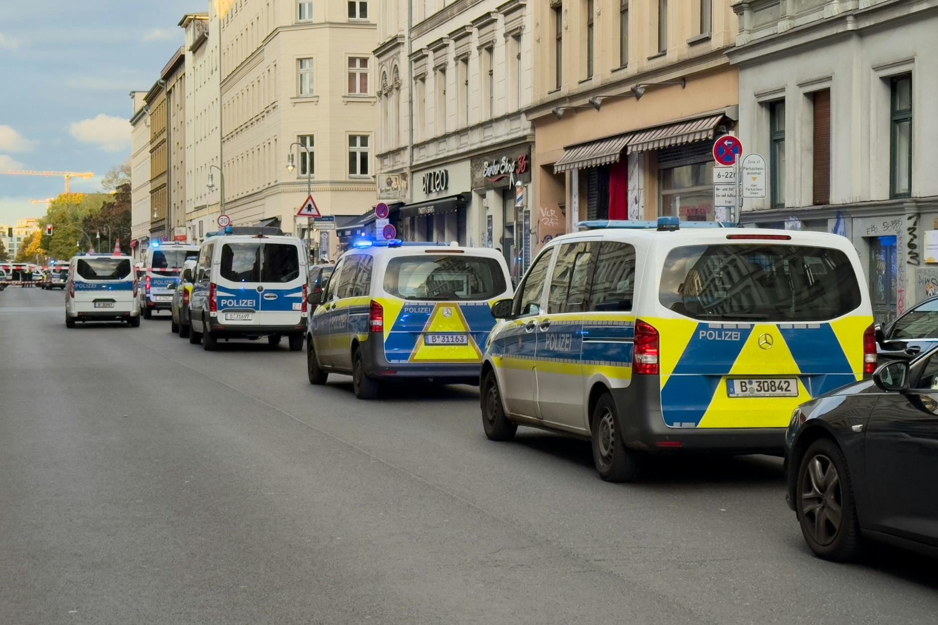 Großaufgebot der Polizei in der Naunynstraße