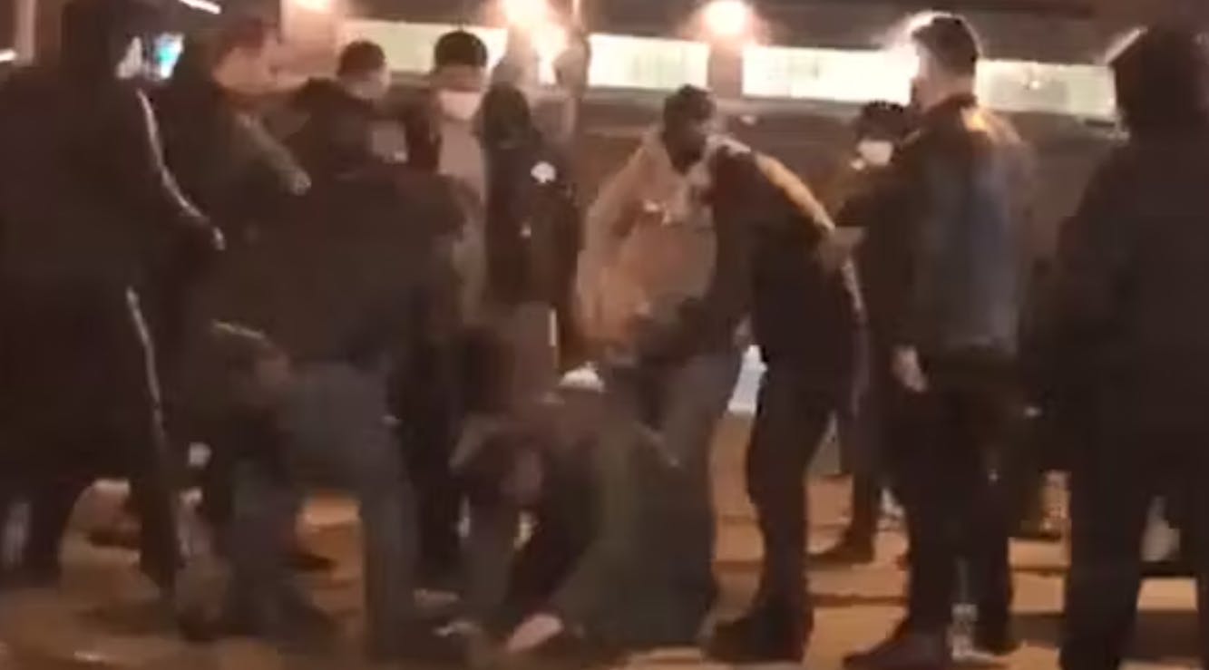 Rache für Neukölln: In Gesundbrunnen verprügeln Araber zwei Tschetschenen.