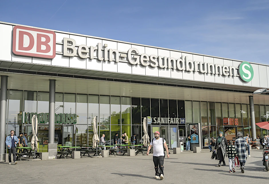 Der Bahnhof Gesundbrunnen in Berlin-Mitte muss ab Donnerstag den S-Bahn-Verkehr einstellen.