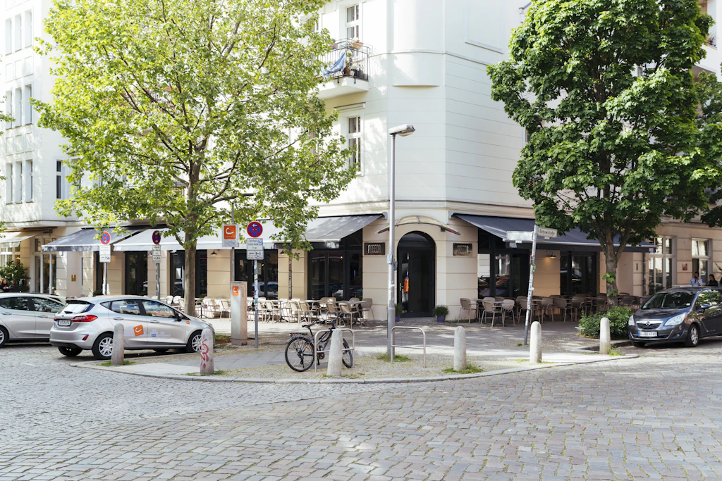 Die Kreuzung Hufelandstraße und Bötzowstraße in Pankow: Hier entsteht die neue Fahrradstraße.