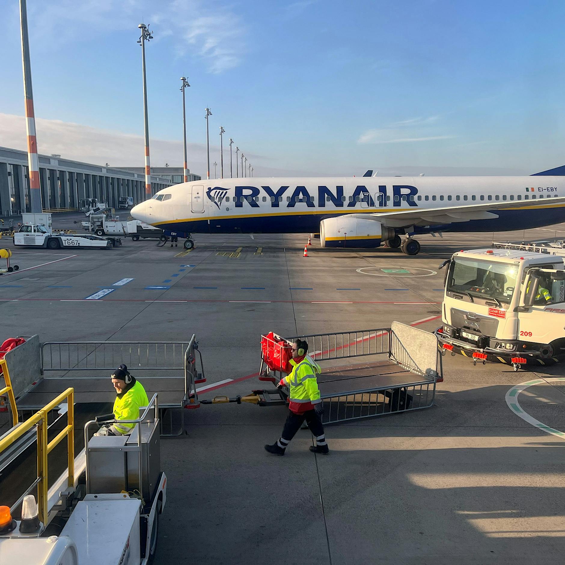 „Die Regierung tut nichts“: Warum Ryanair das Angebot am Flughafen BER immer weiter kürzt