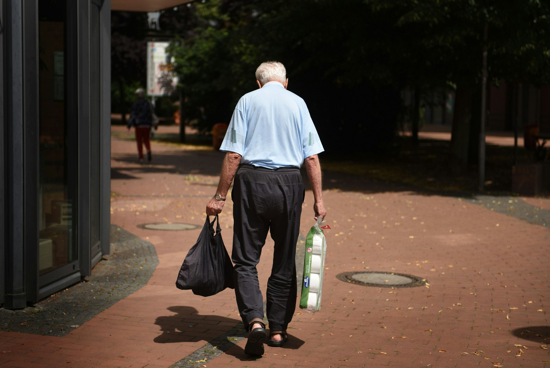 Etwa 13 Prozent der Rentnerinnen und Renter sind noch erwerbstätig.